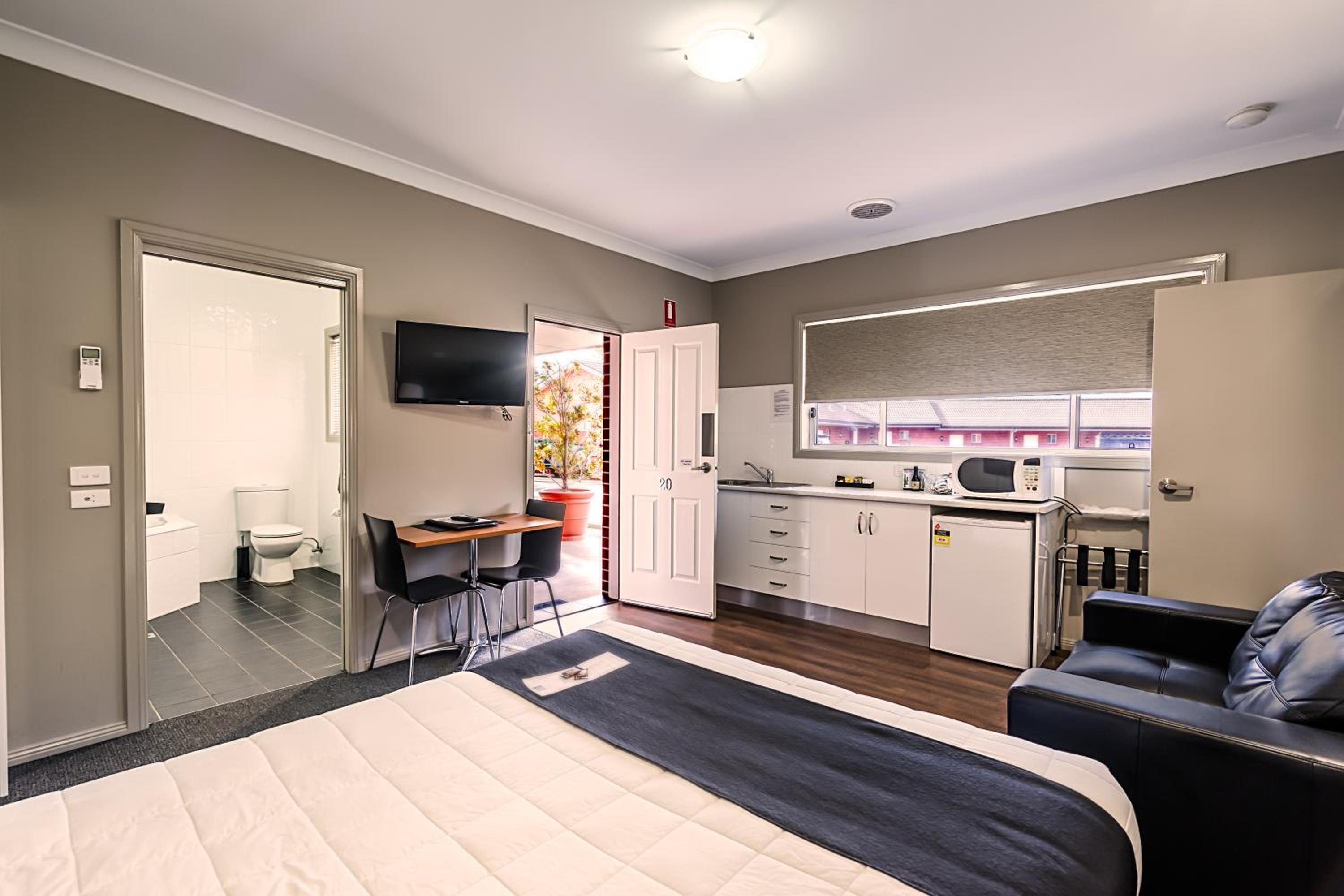 Executive Apartment with Spa Bath photo 2