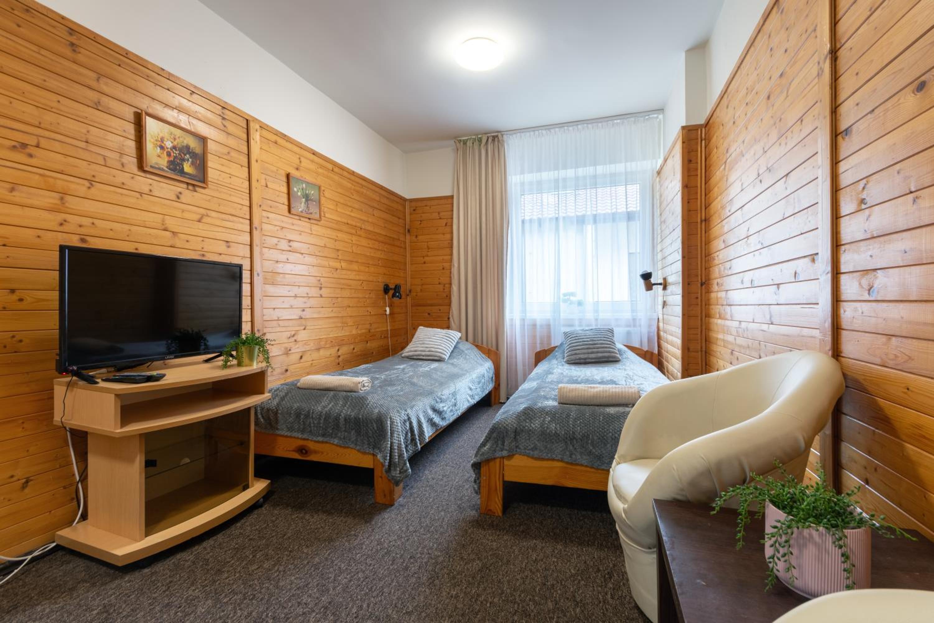 Quadruple Room with Private Bathroom