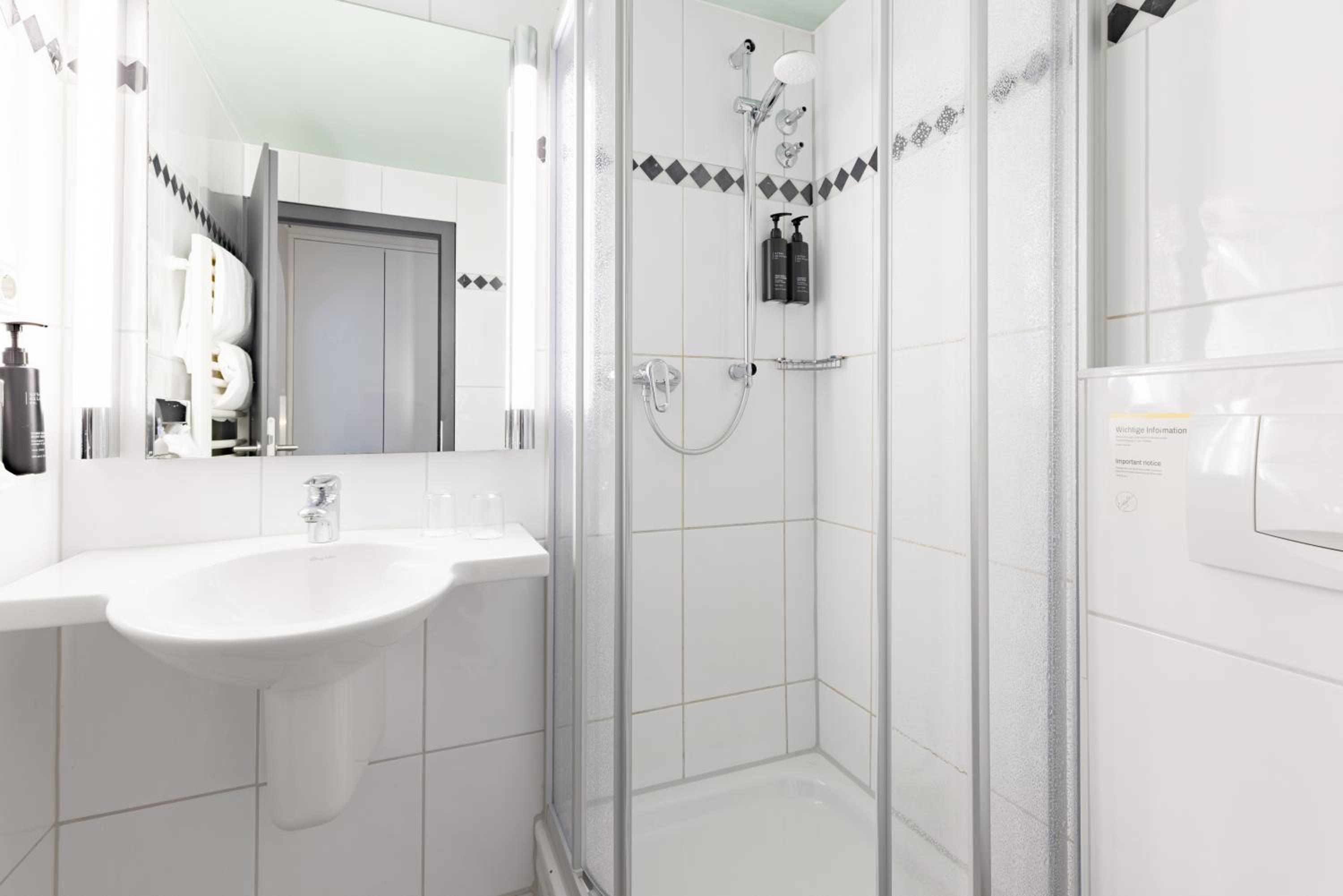 Standard Room - Photo 15