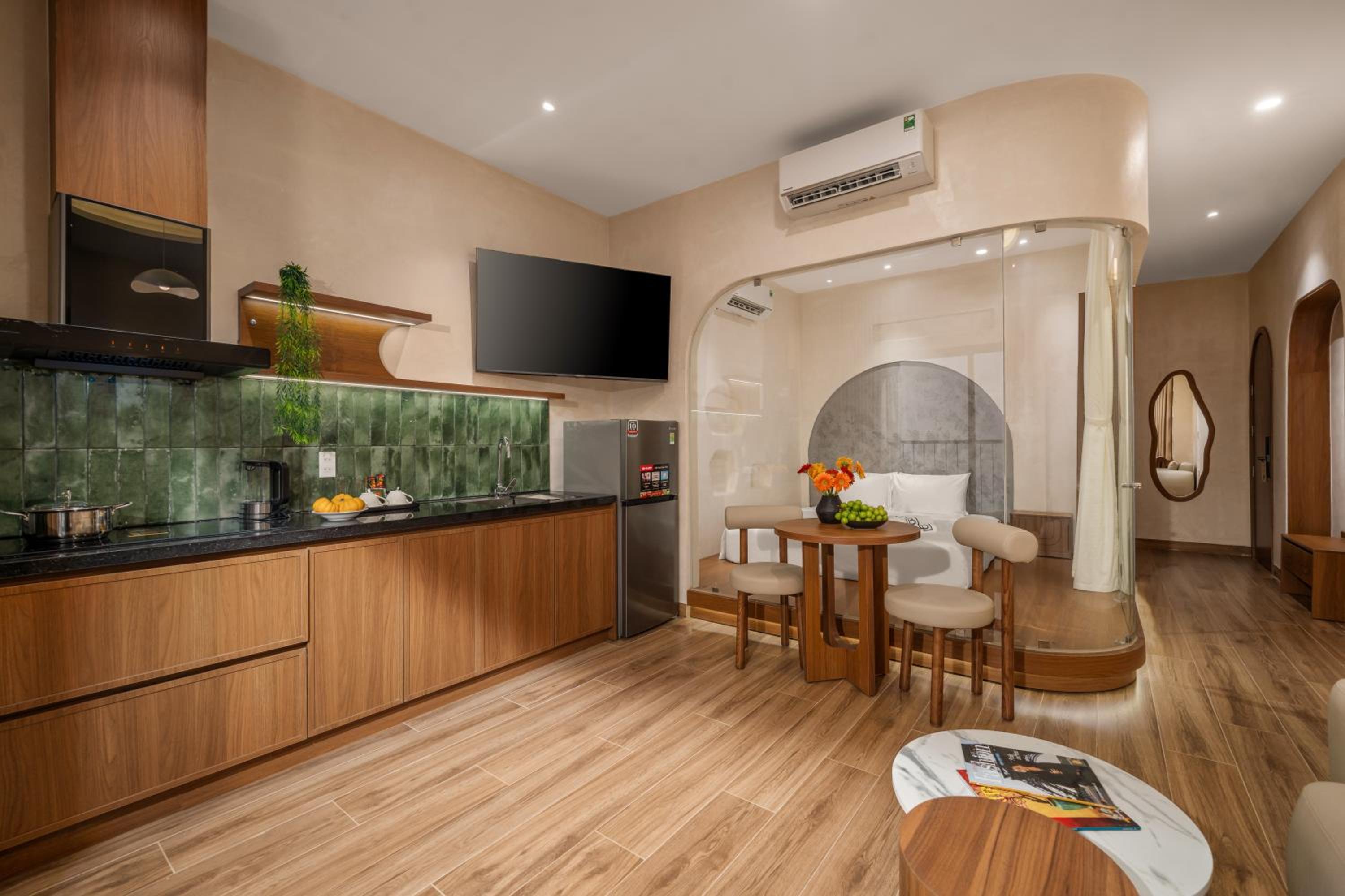 One-Bedroom Apartment with Balcony