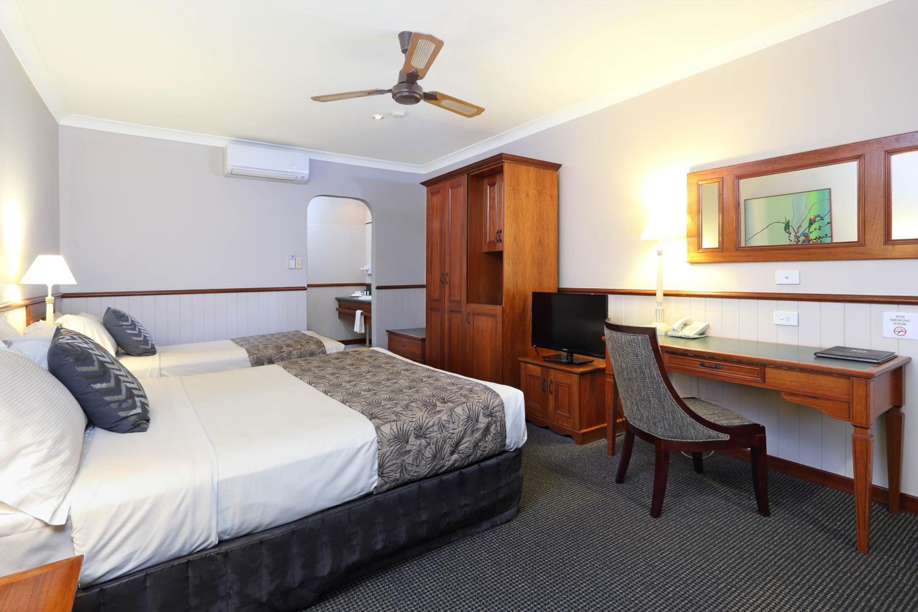 Deluxe Twin Room - Photo 2