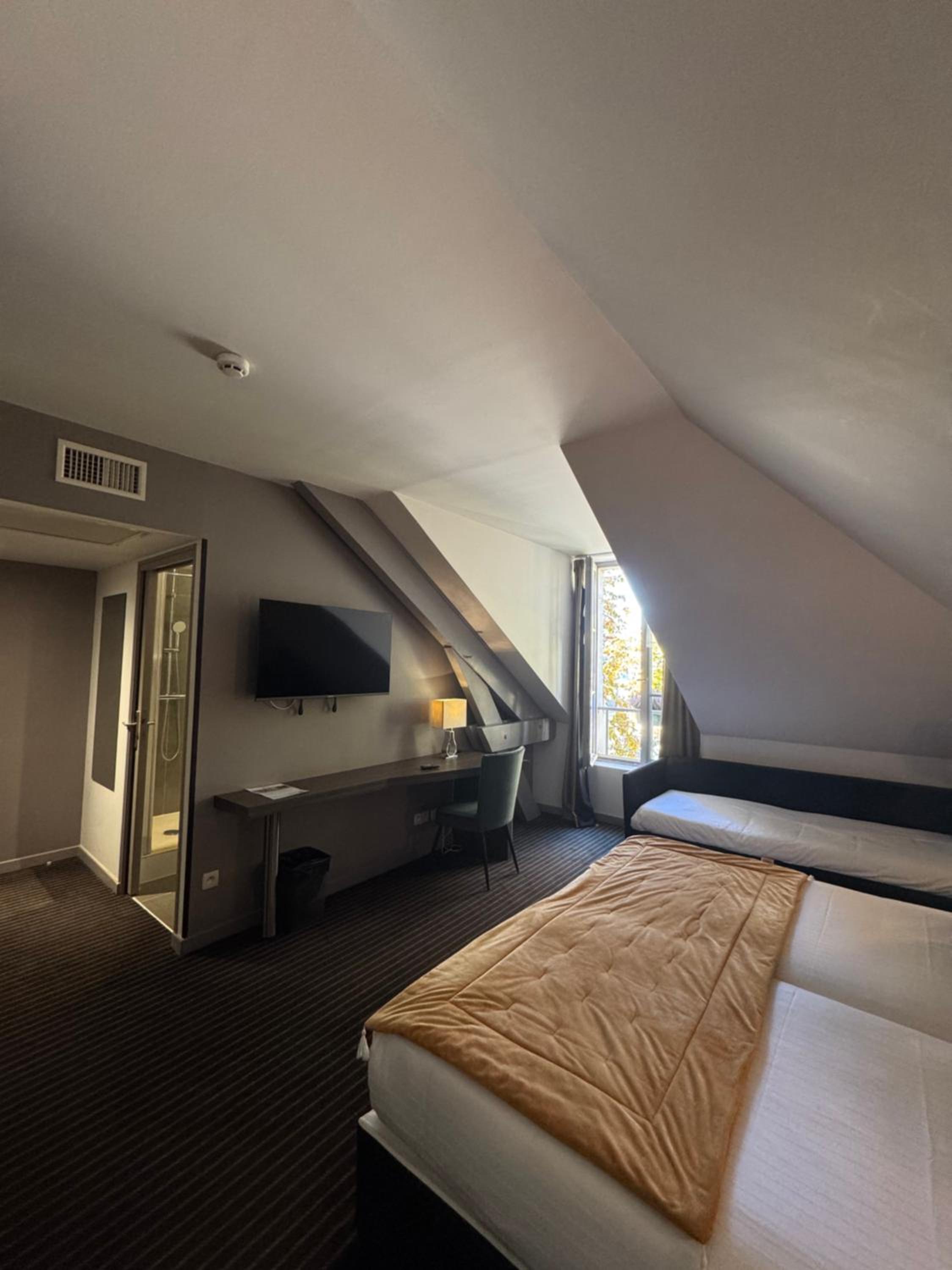 Superior Double Room with Two Single Beds - Non-Smoking - Photo 3