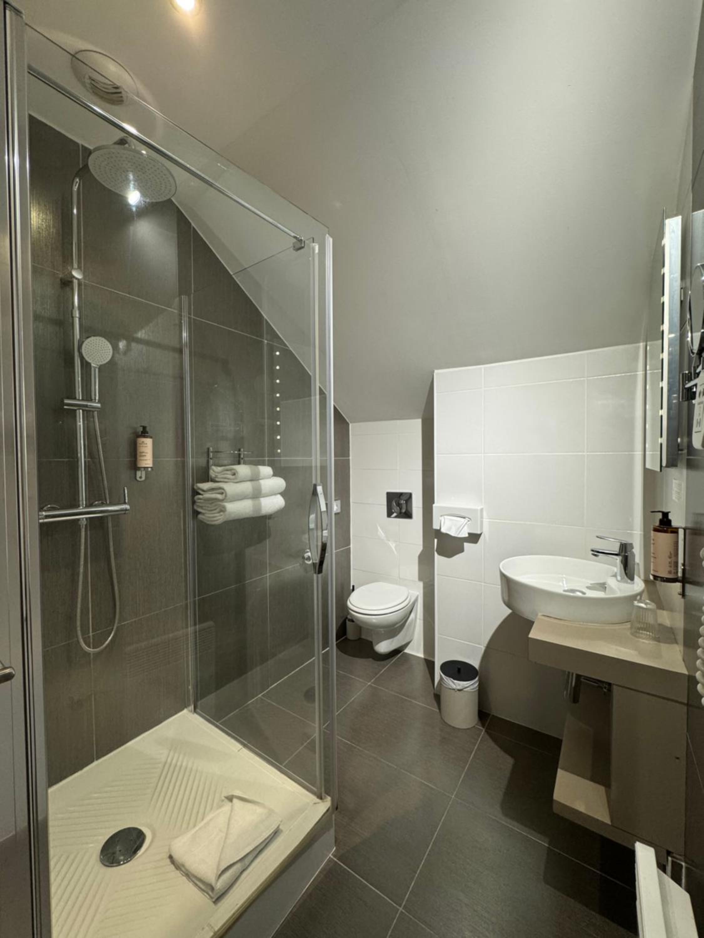 Superior Double Room with Two Single Beds - Non-Smoking - Photo 4