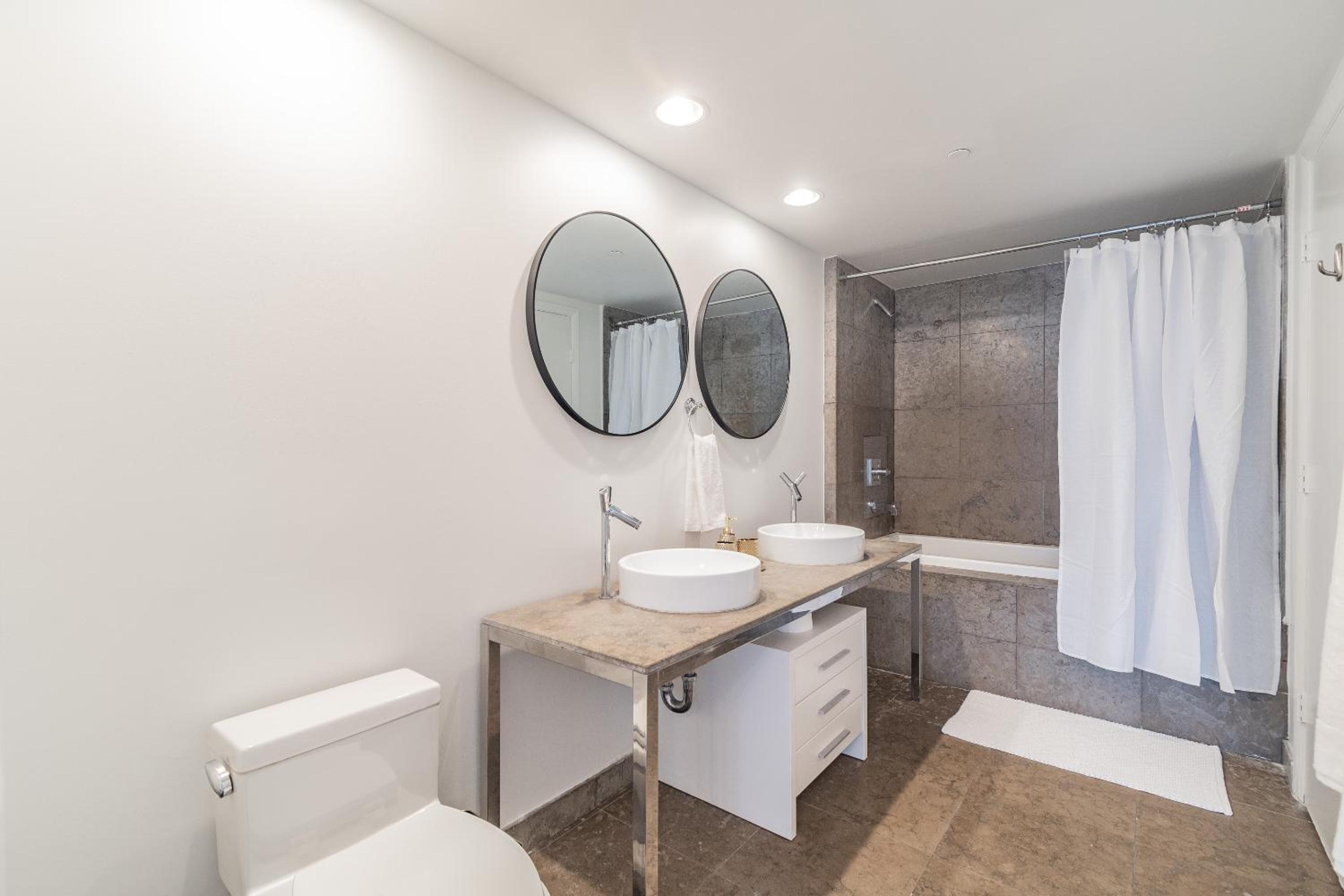 Two-Bedroom Apartment with Ocean View photo 1