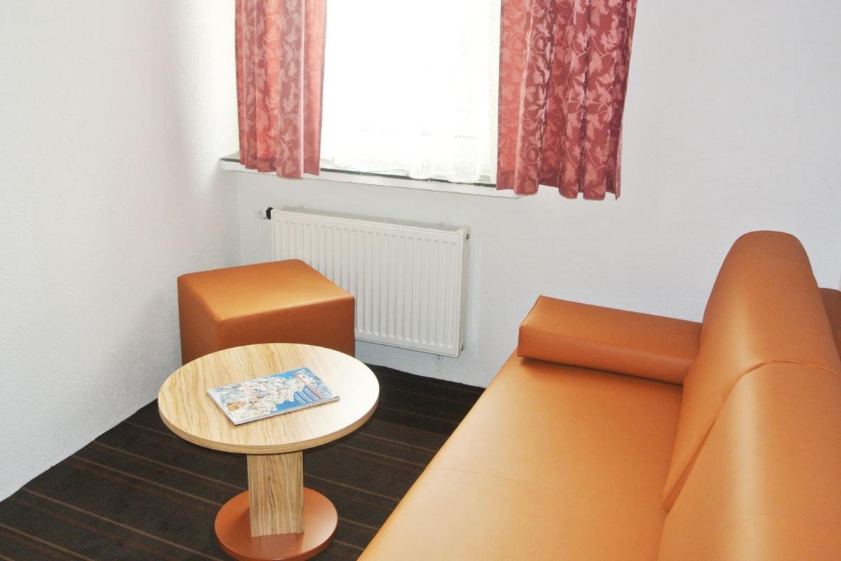Standard Twin Room with Sofa photo 3
