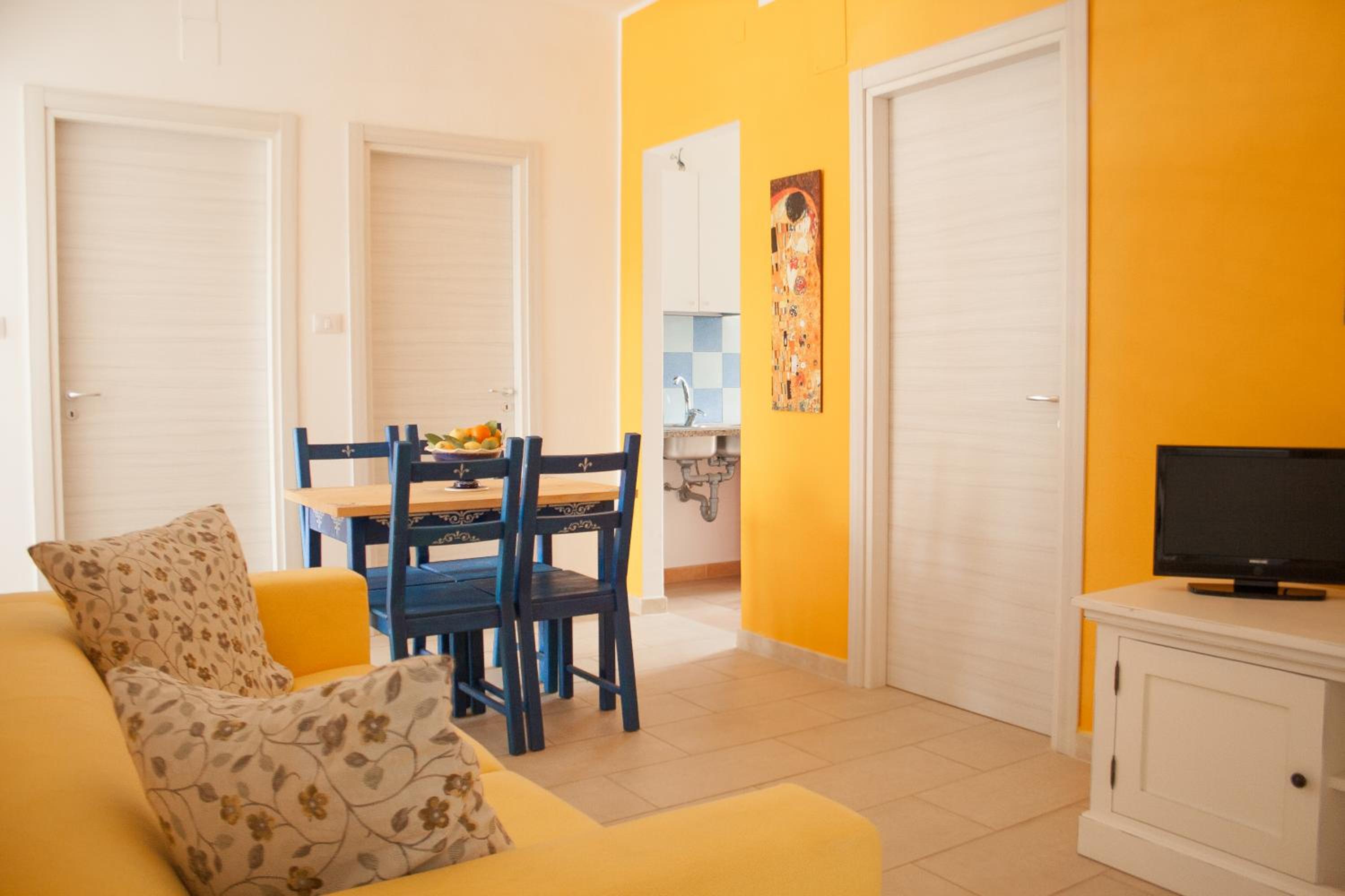 Two-Bedroom House with Sea View (4 Adults) photo 2