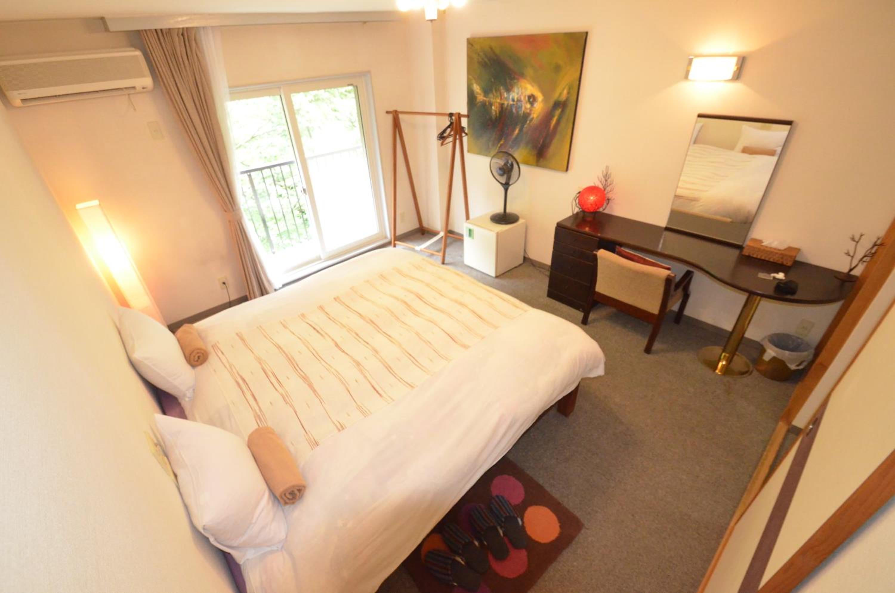 Double Room with Private Bathroom - Non-Smoking  photo 1