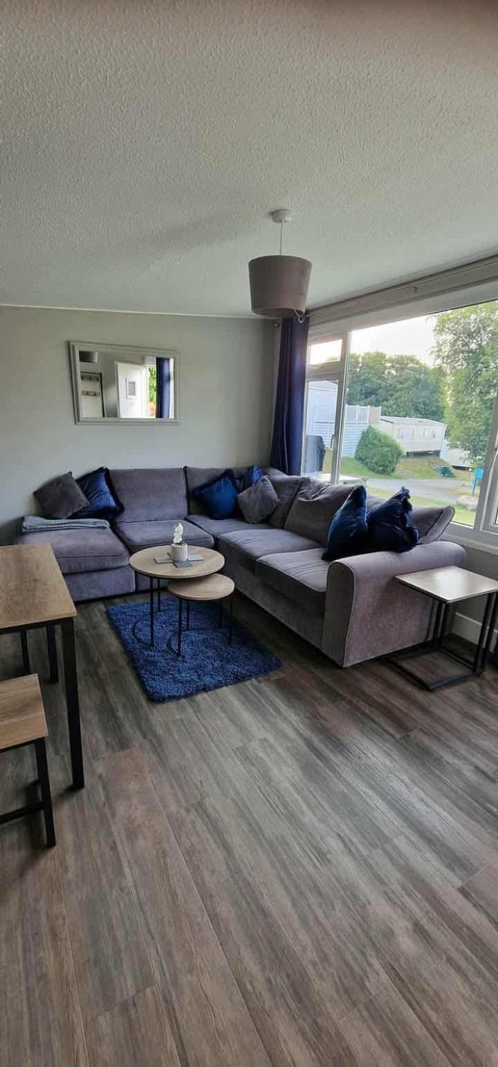 Mobile Home photo 2