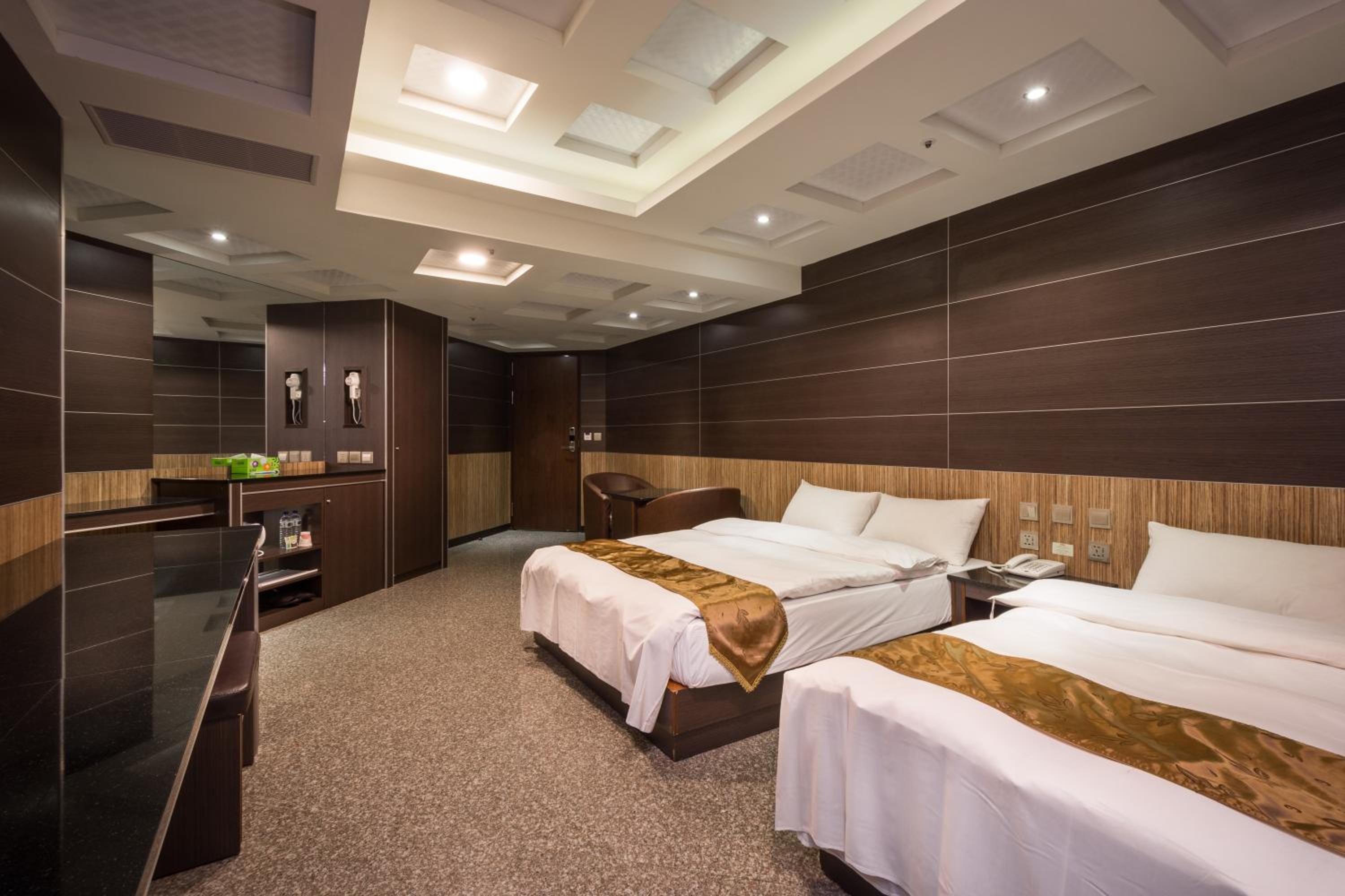 Superior Quadruple Room photo 2