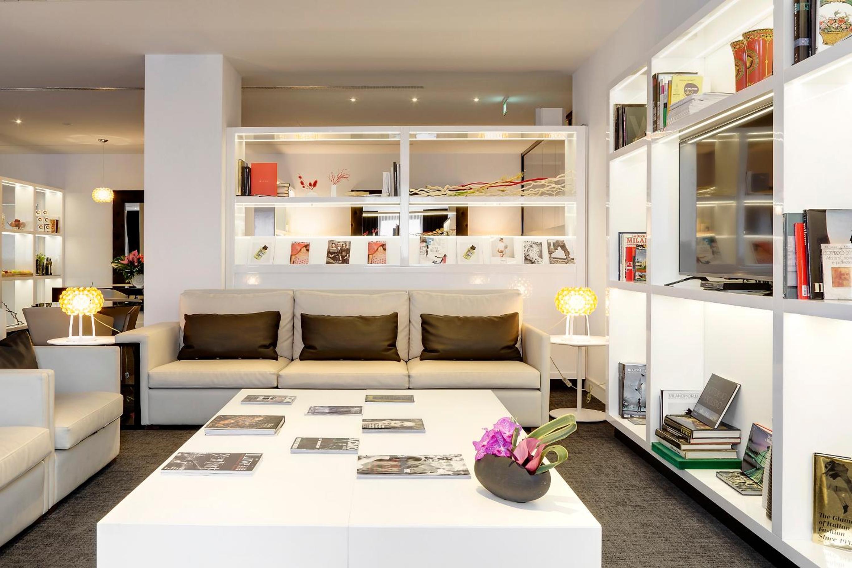 The Level Room and Lounge Access