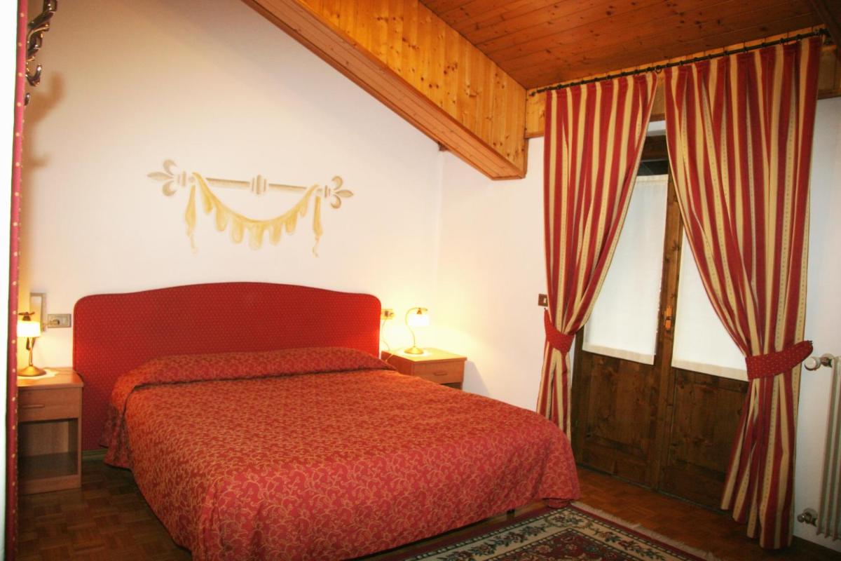 Standard Double or Twin Room photo 1