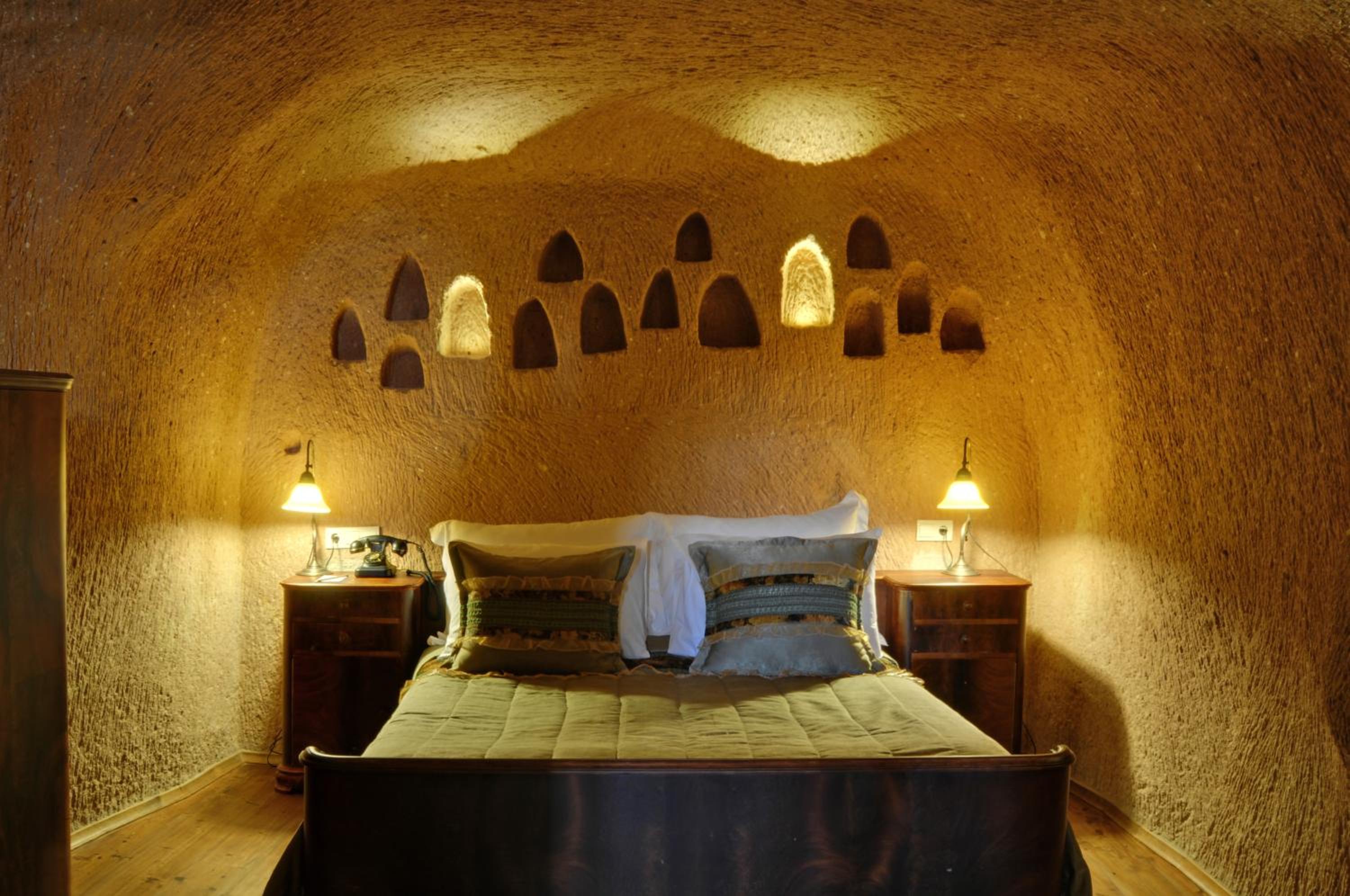 Deluxe Cave Room photo 3