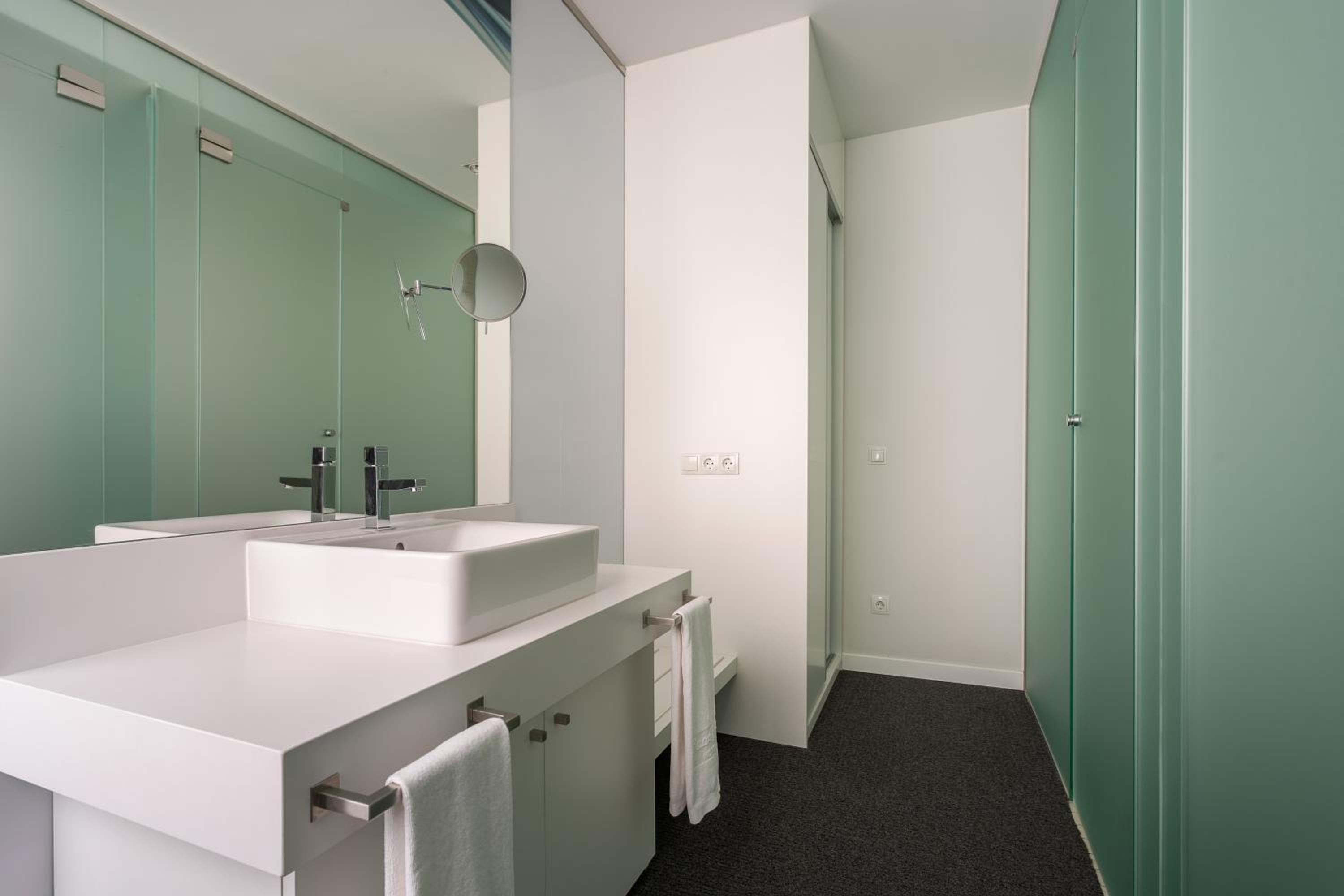Double Room - Photo 5