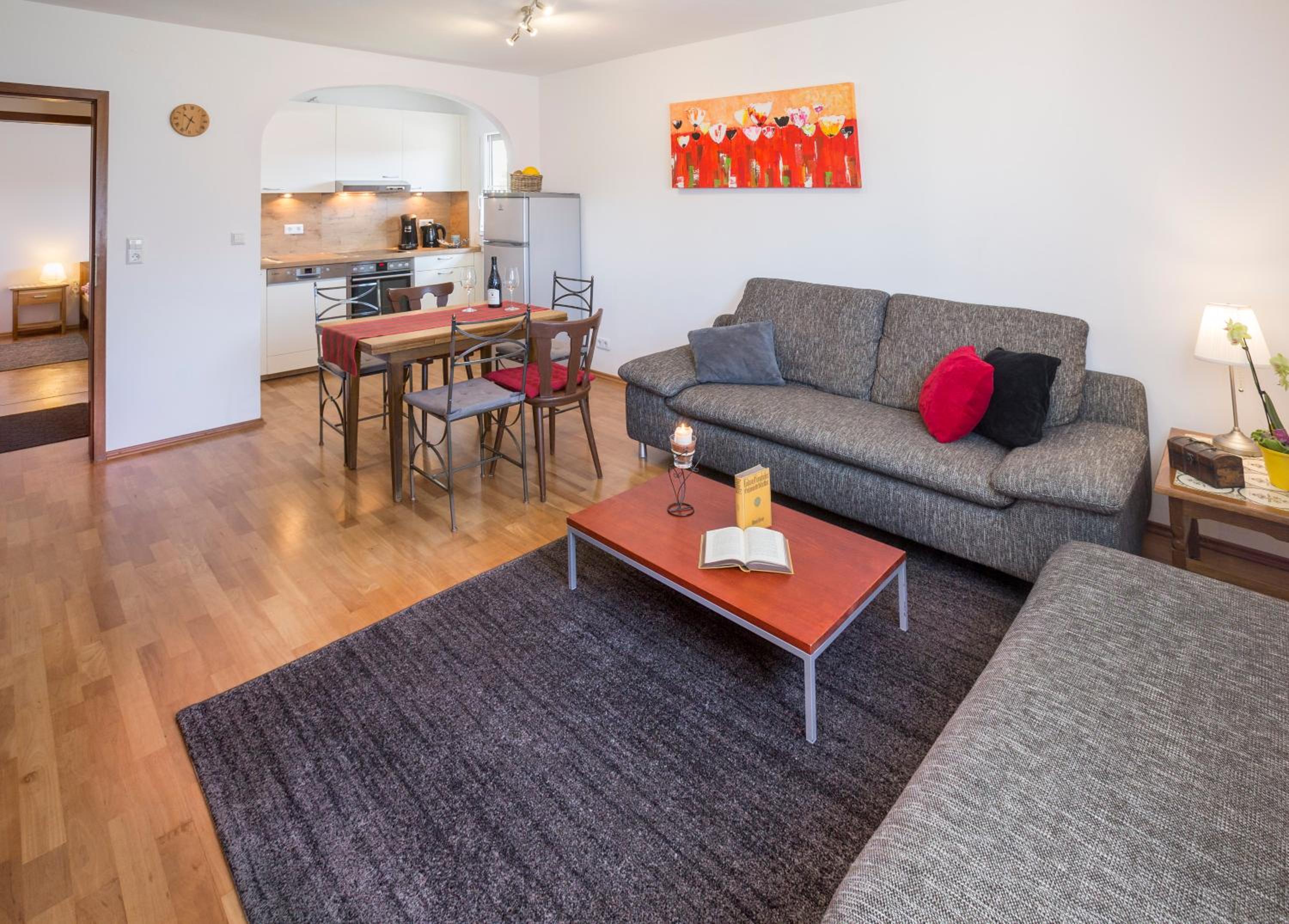 Two-Bedroom Apartment with Balcony photo 3