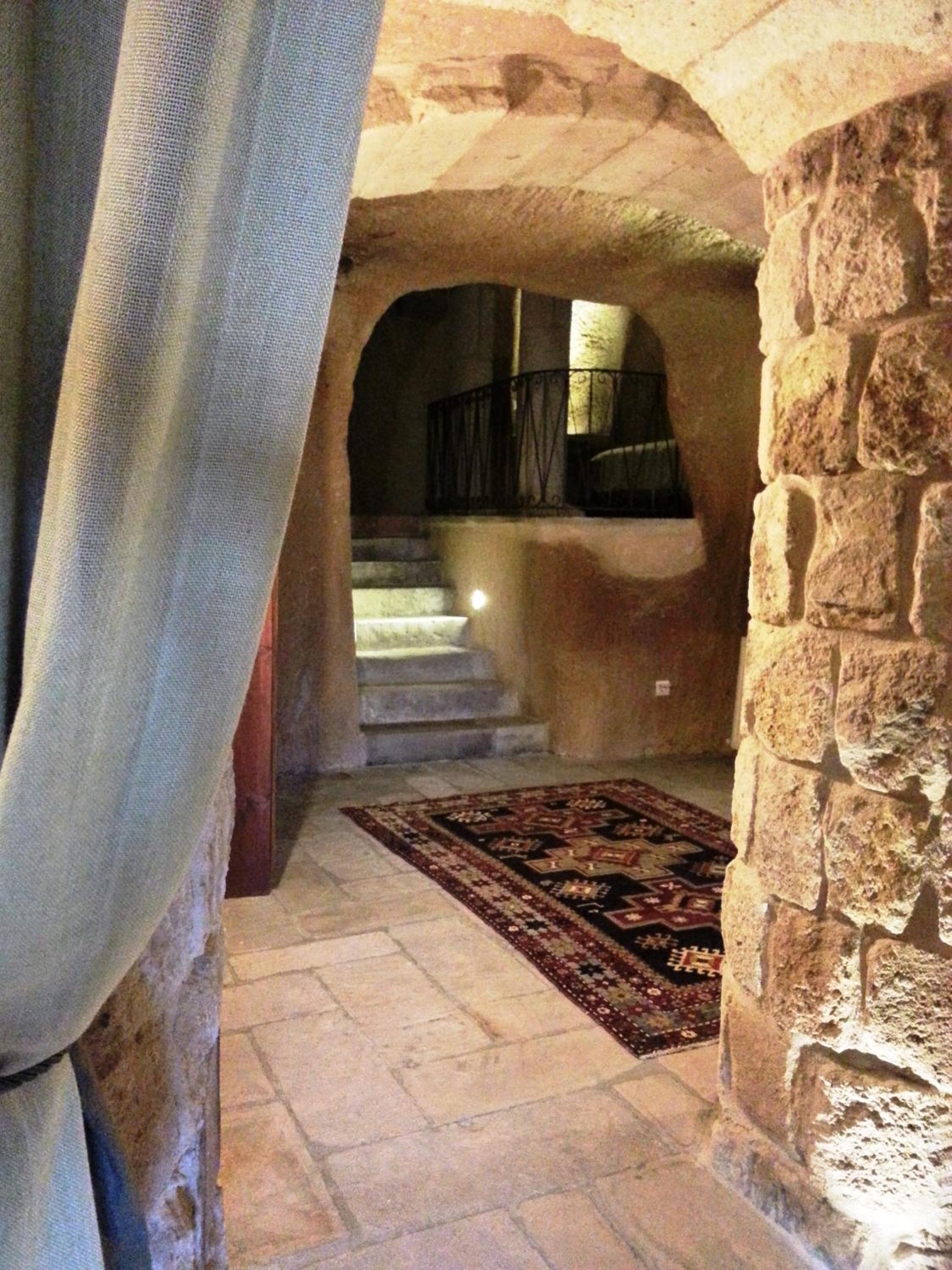 King Cave Suite photo 2