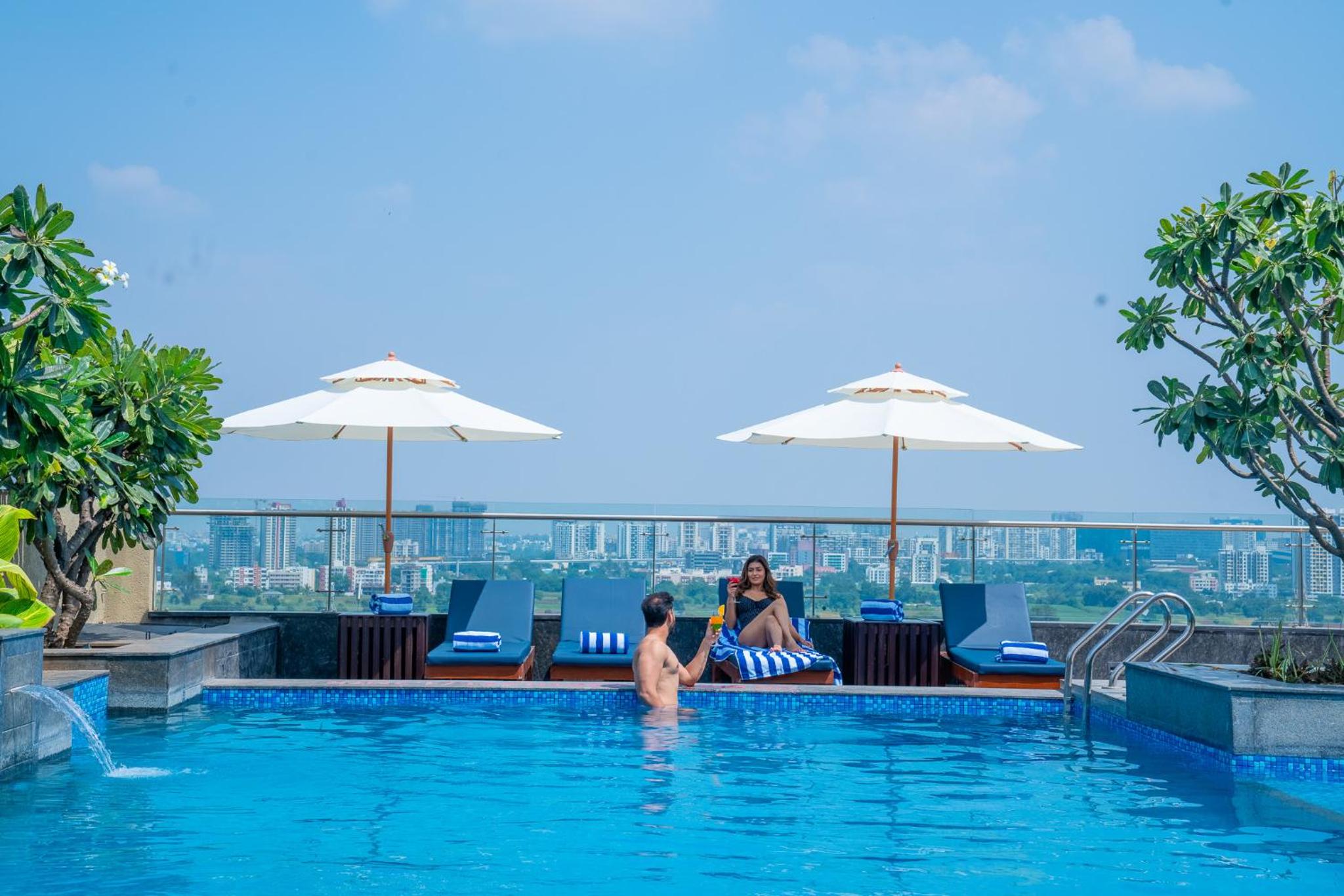 Deluxe Room with Two pints of beer per stay and 15% food and beverage