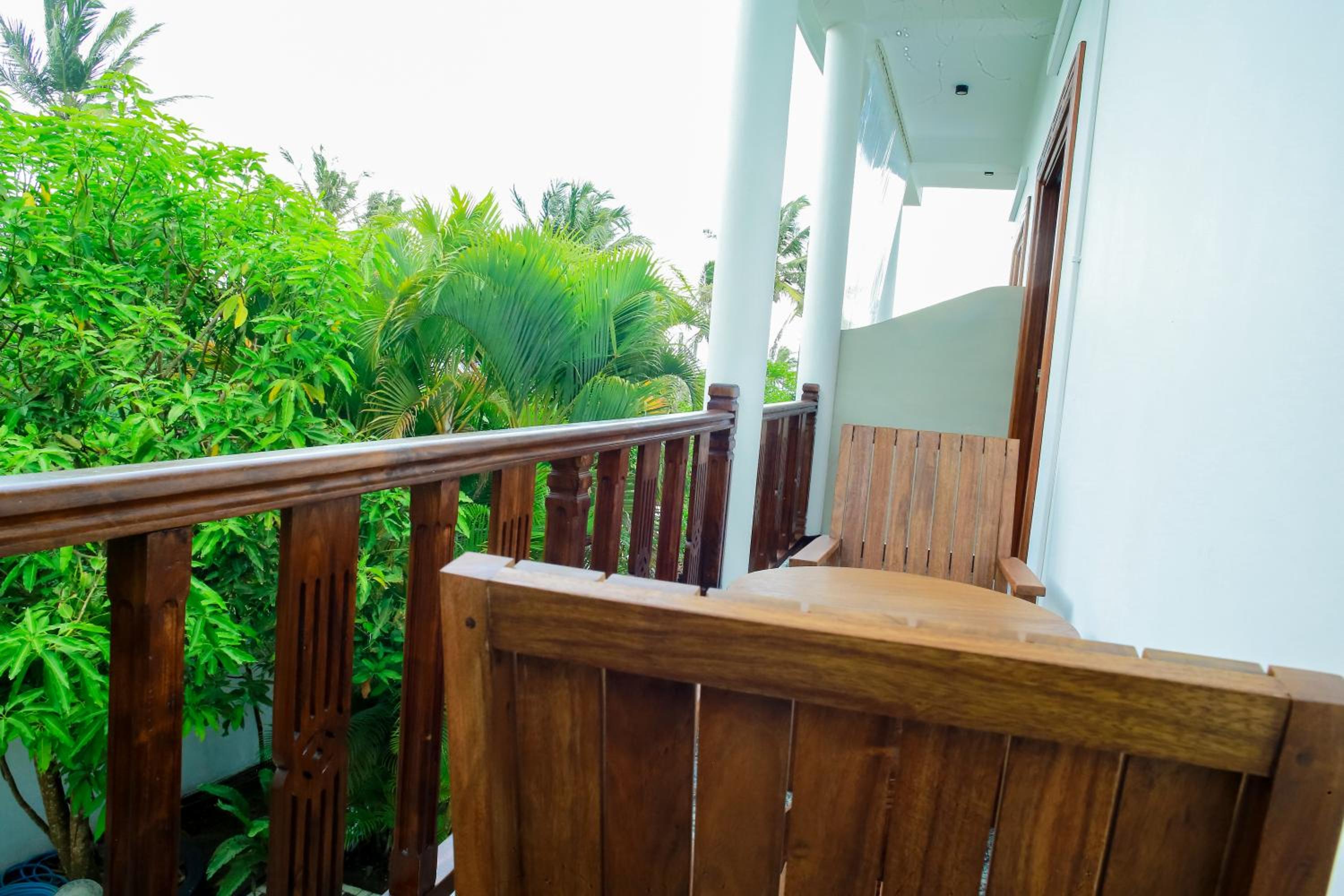 Deluxe Double Room with Balcony - Photo 14