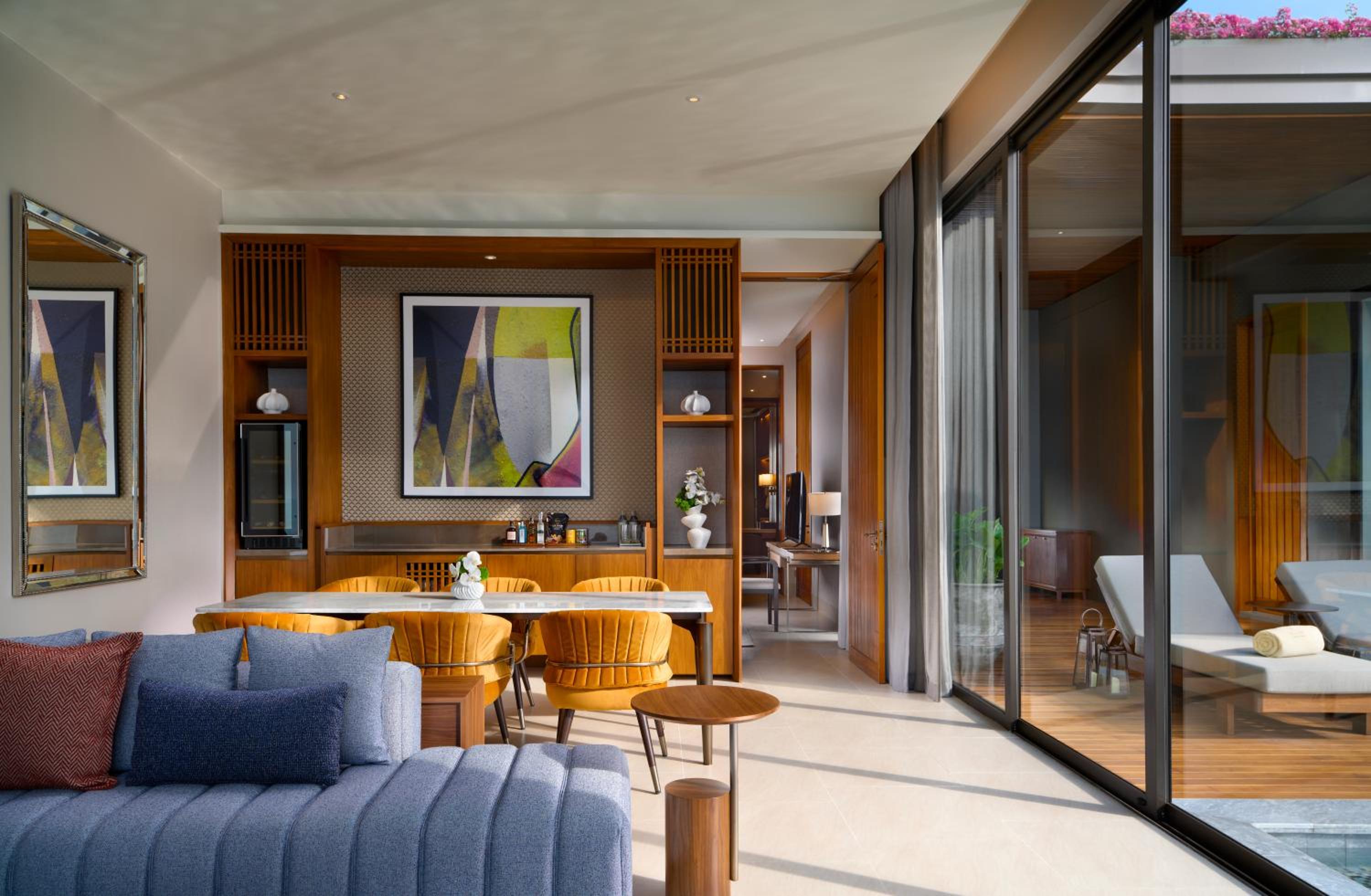 Three-Bedroom Executive Villa with Sea View - Photo 9