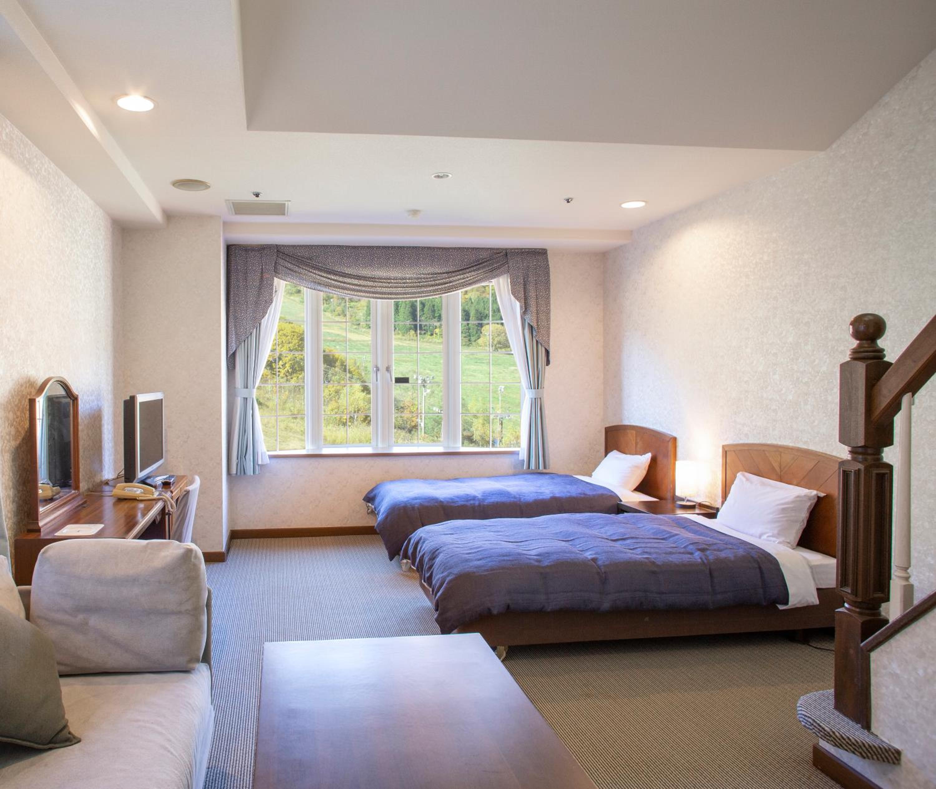 Maisonette "Cortina Room" - Early Check in (14:00) & Late Check out (11:00) - Ski Slope View photo 3
