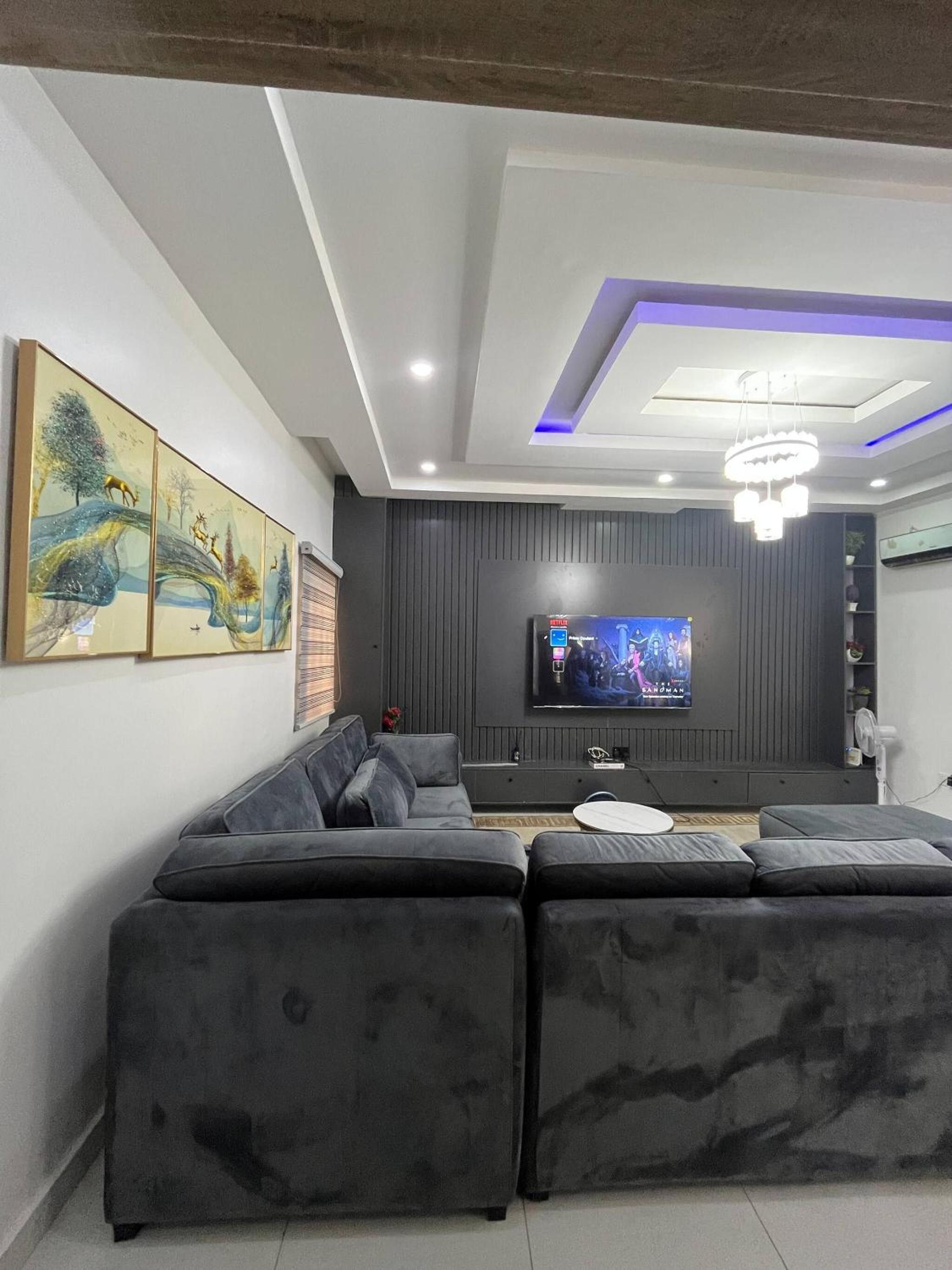 Apartment photo 2