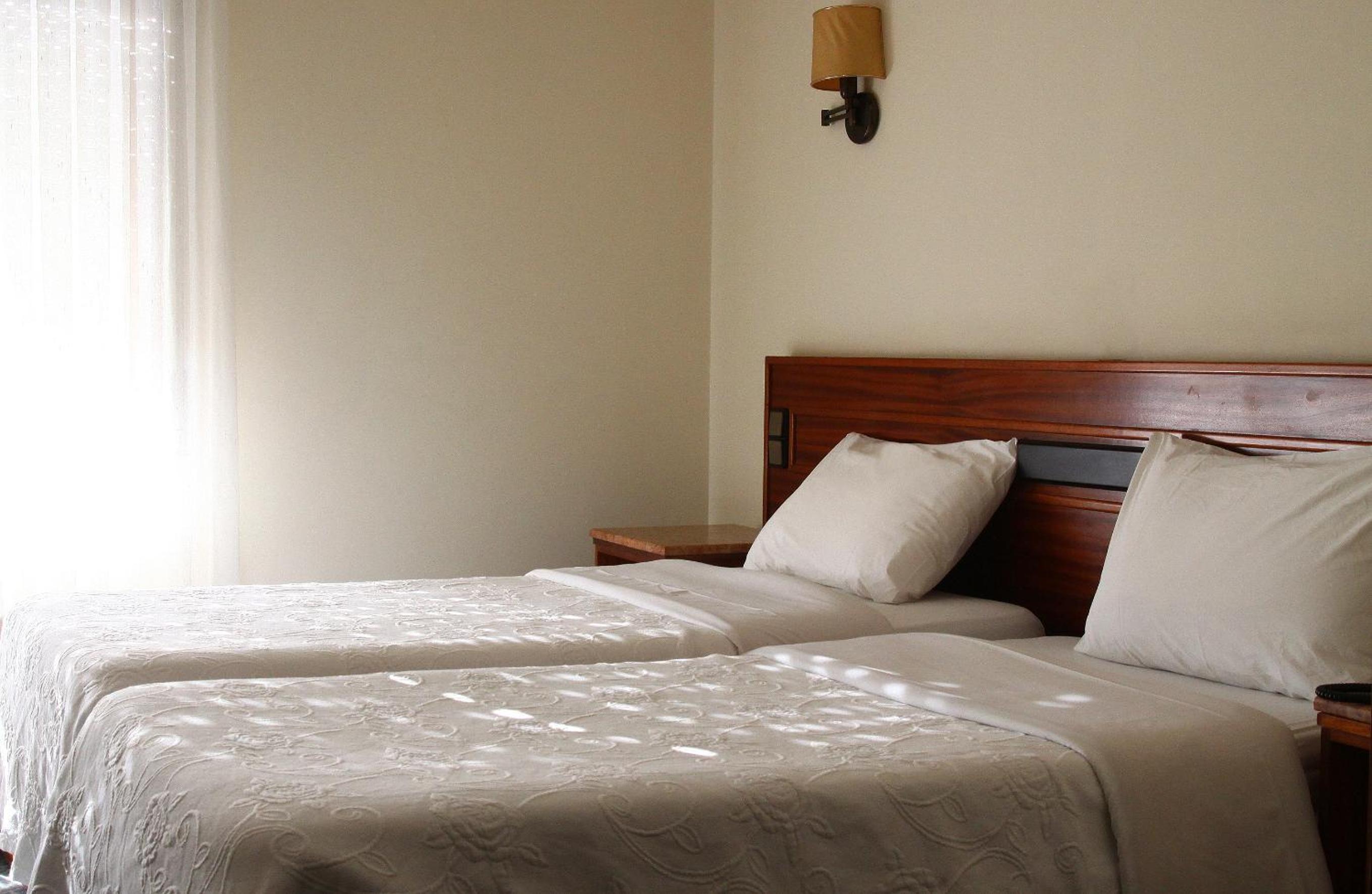 Twin Room - Photo 5