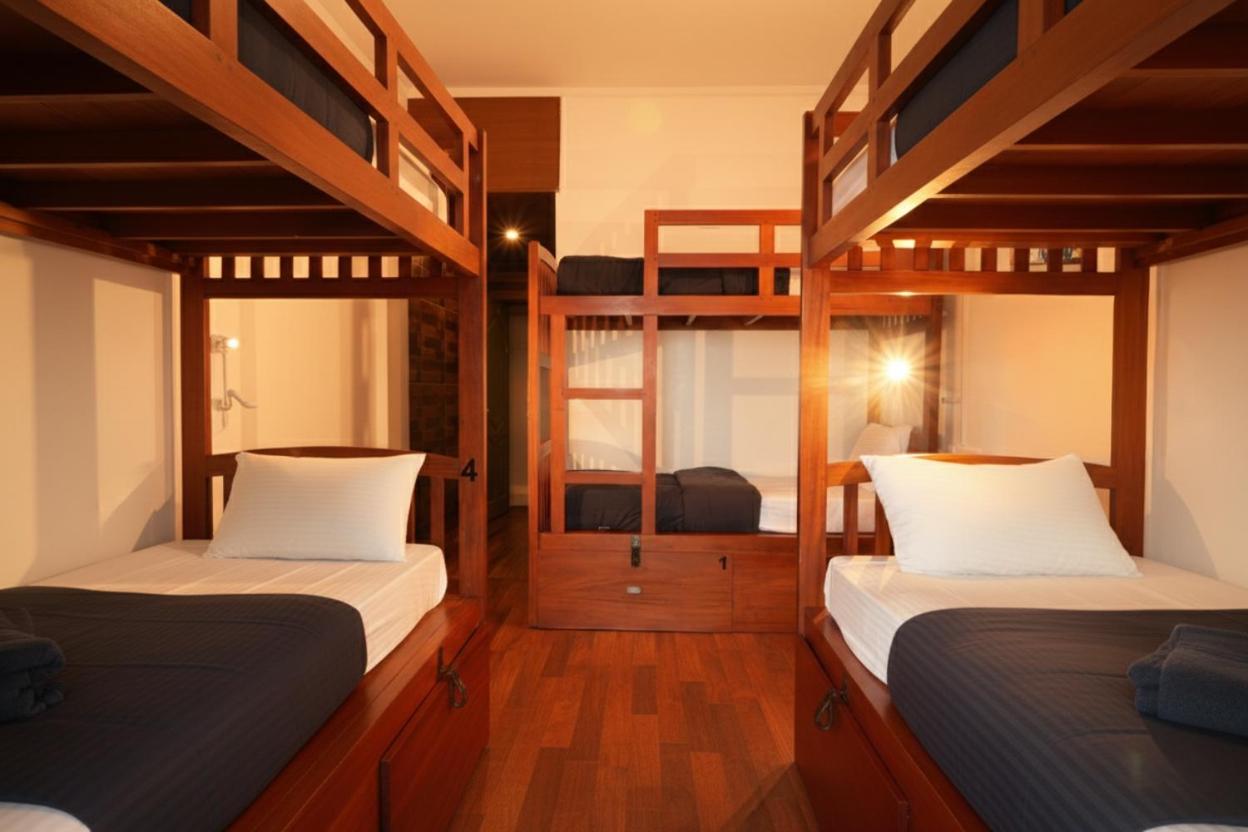 Bed in 6-Bed Mixed Dormitory Room photo 2
