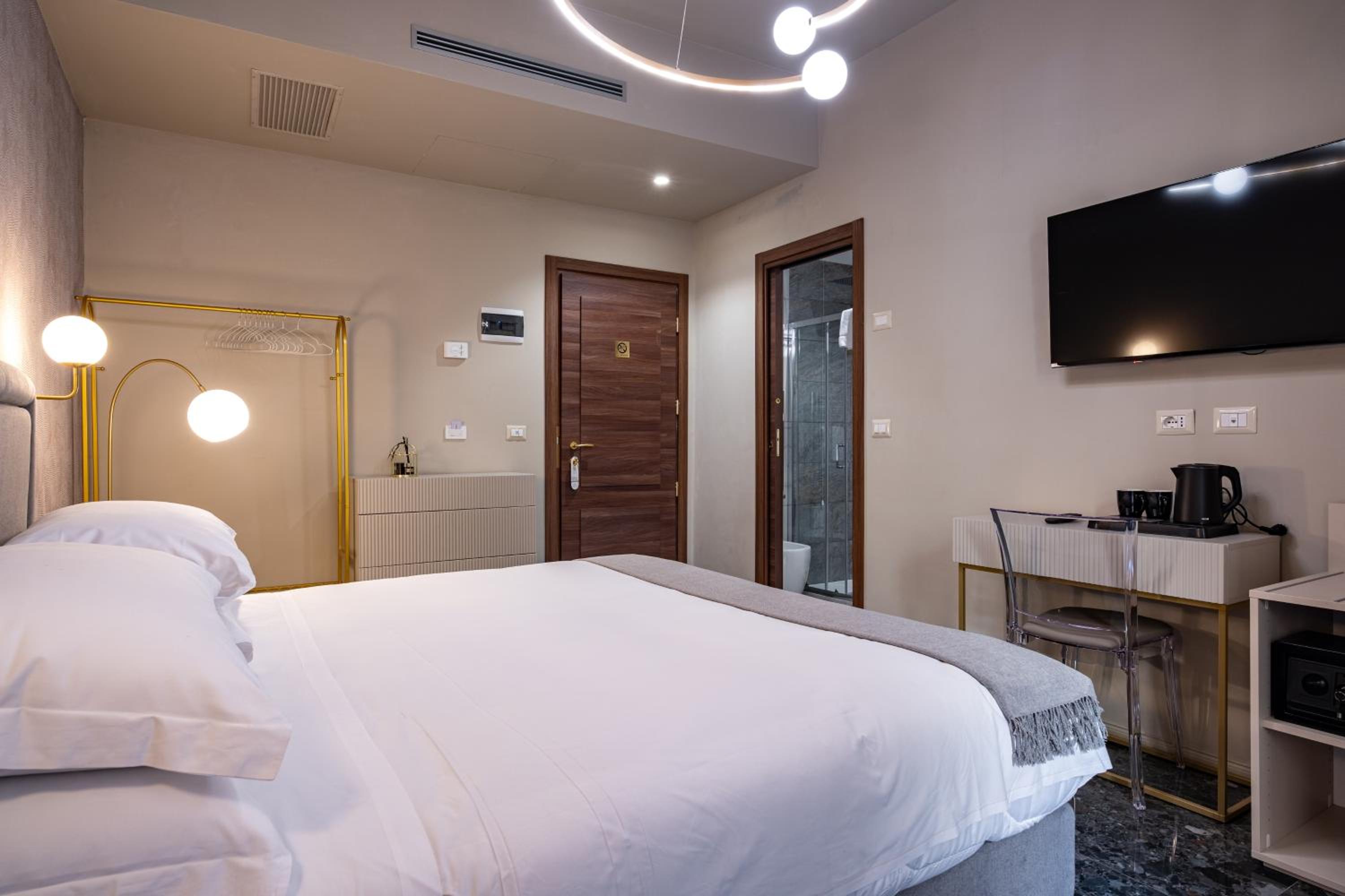 Deluxe Double Room with Balcony