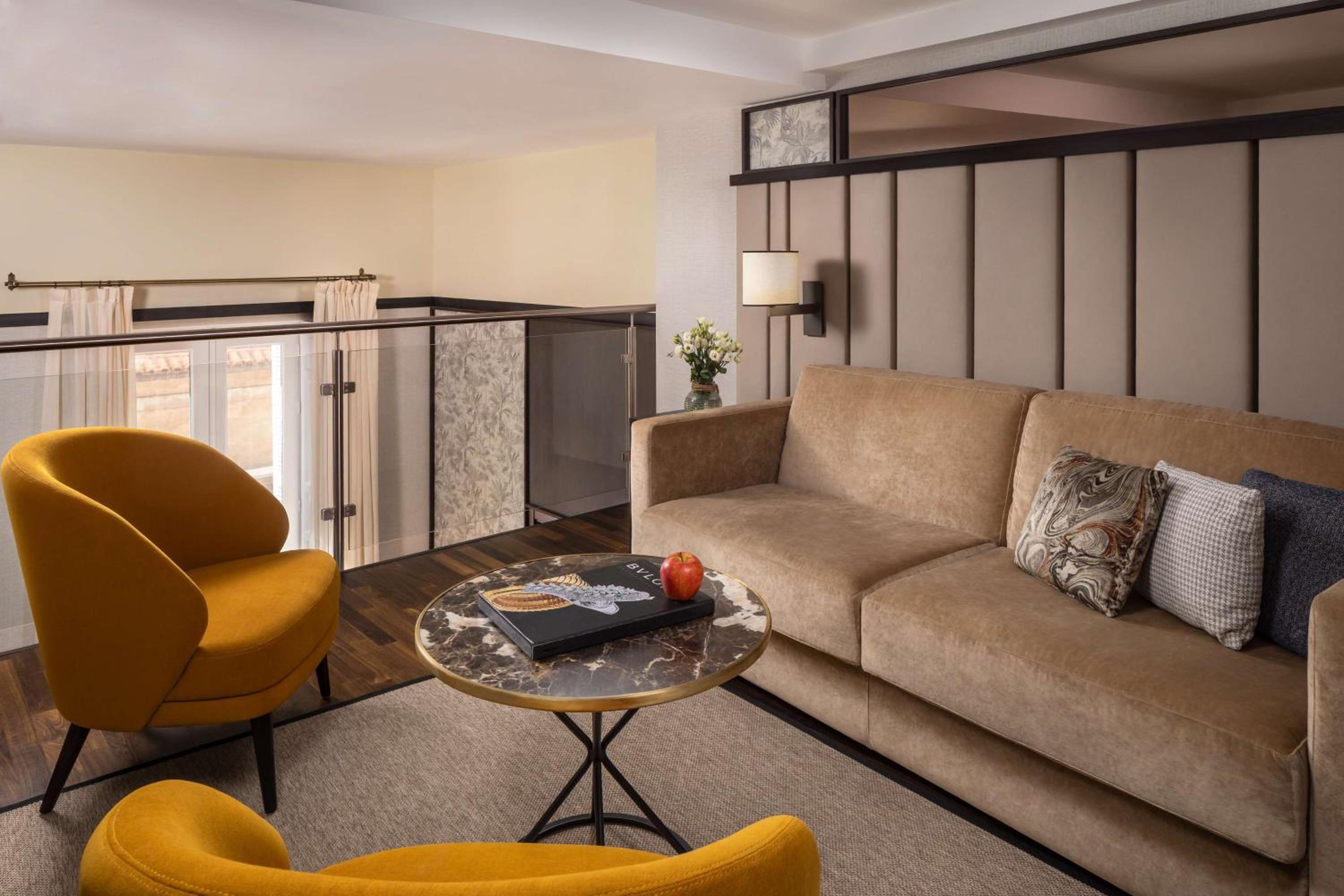 Suite - Photo 9