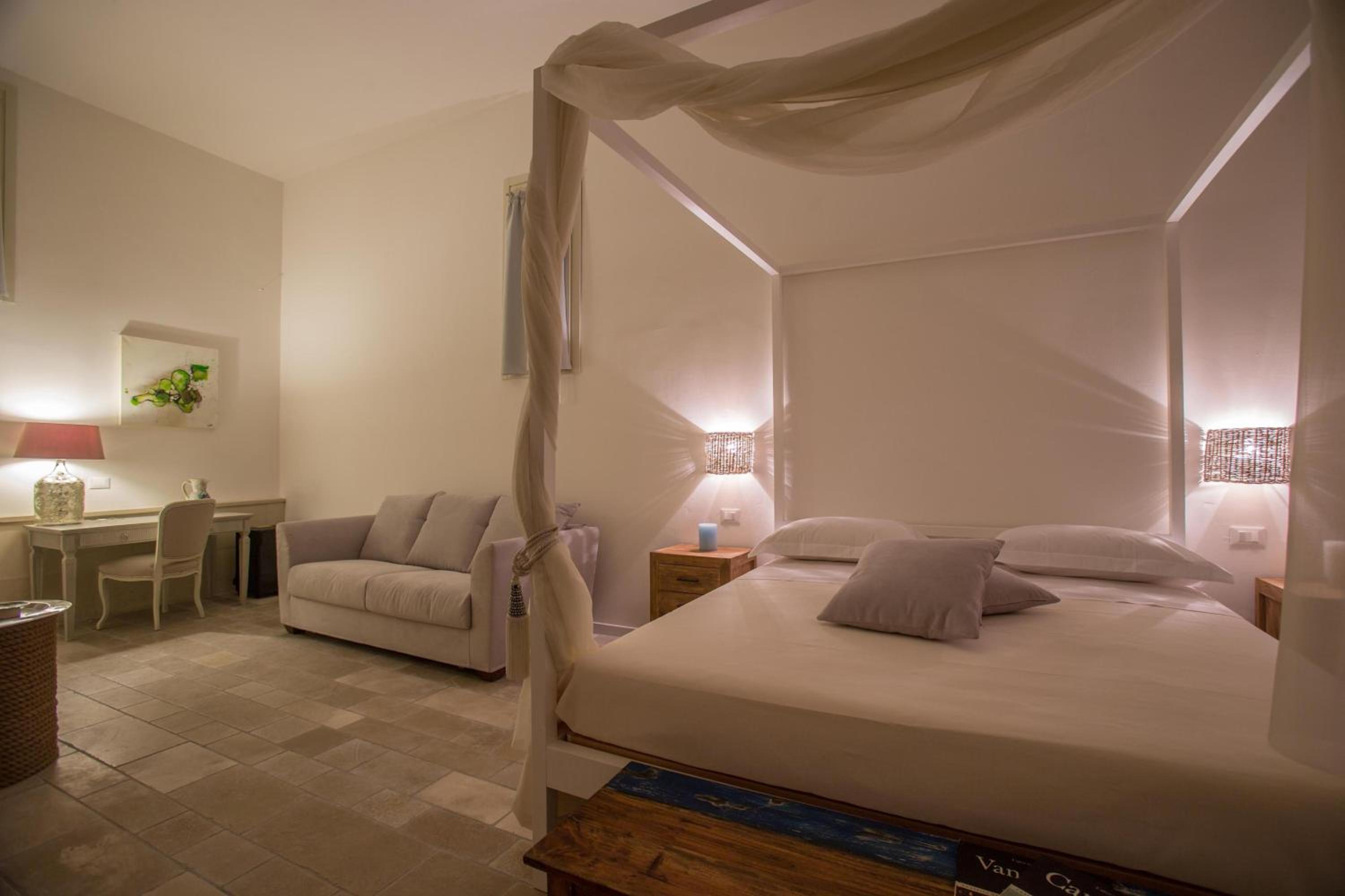 Superior King Room photo 2