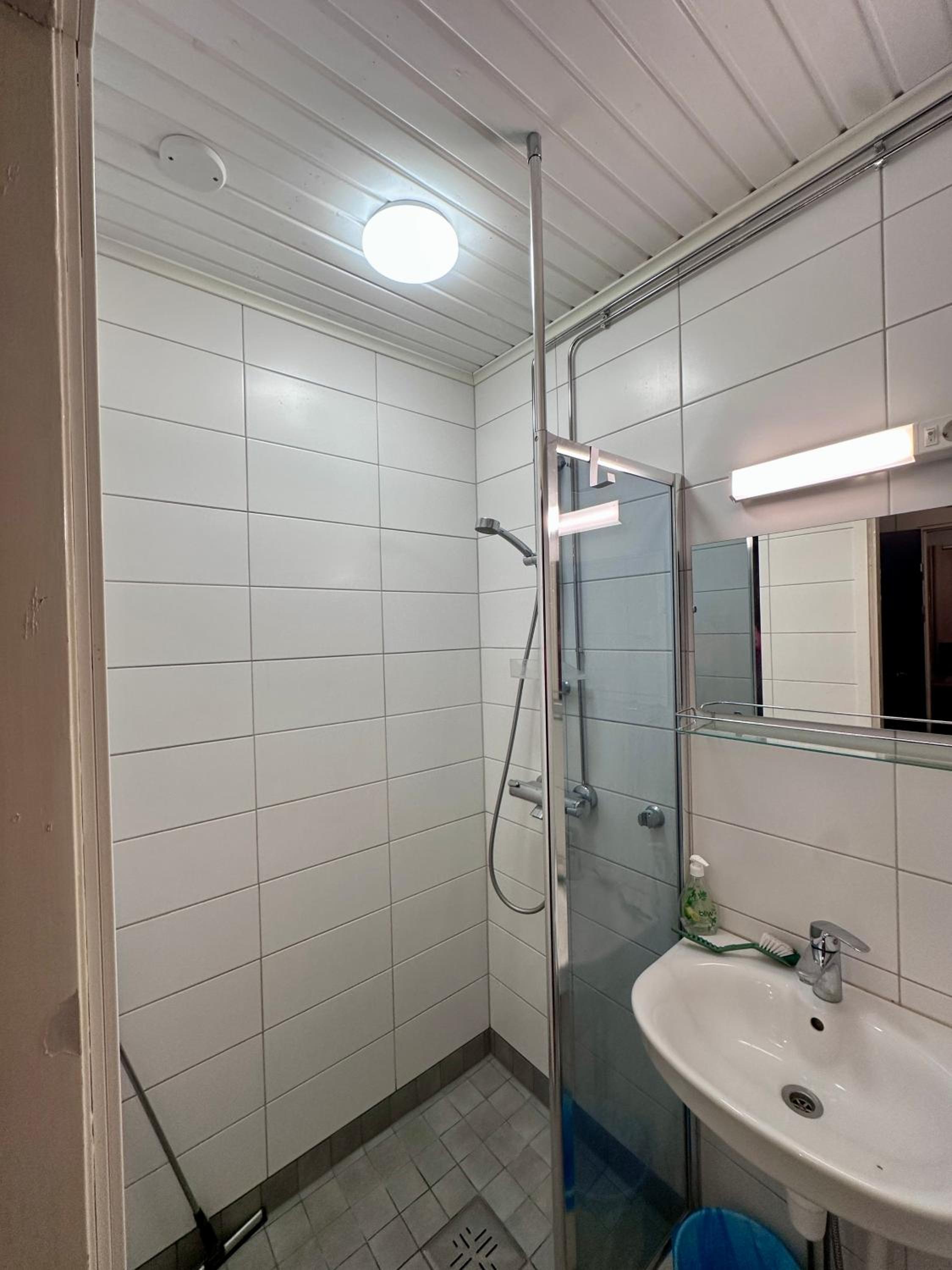 Double Room with Shared Bathroom photo 3