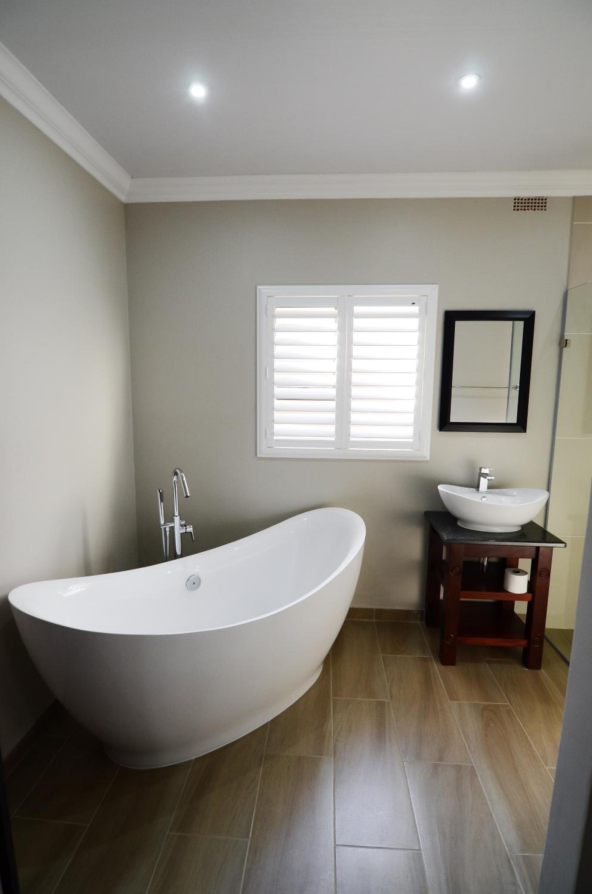 Suite - Photo 10