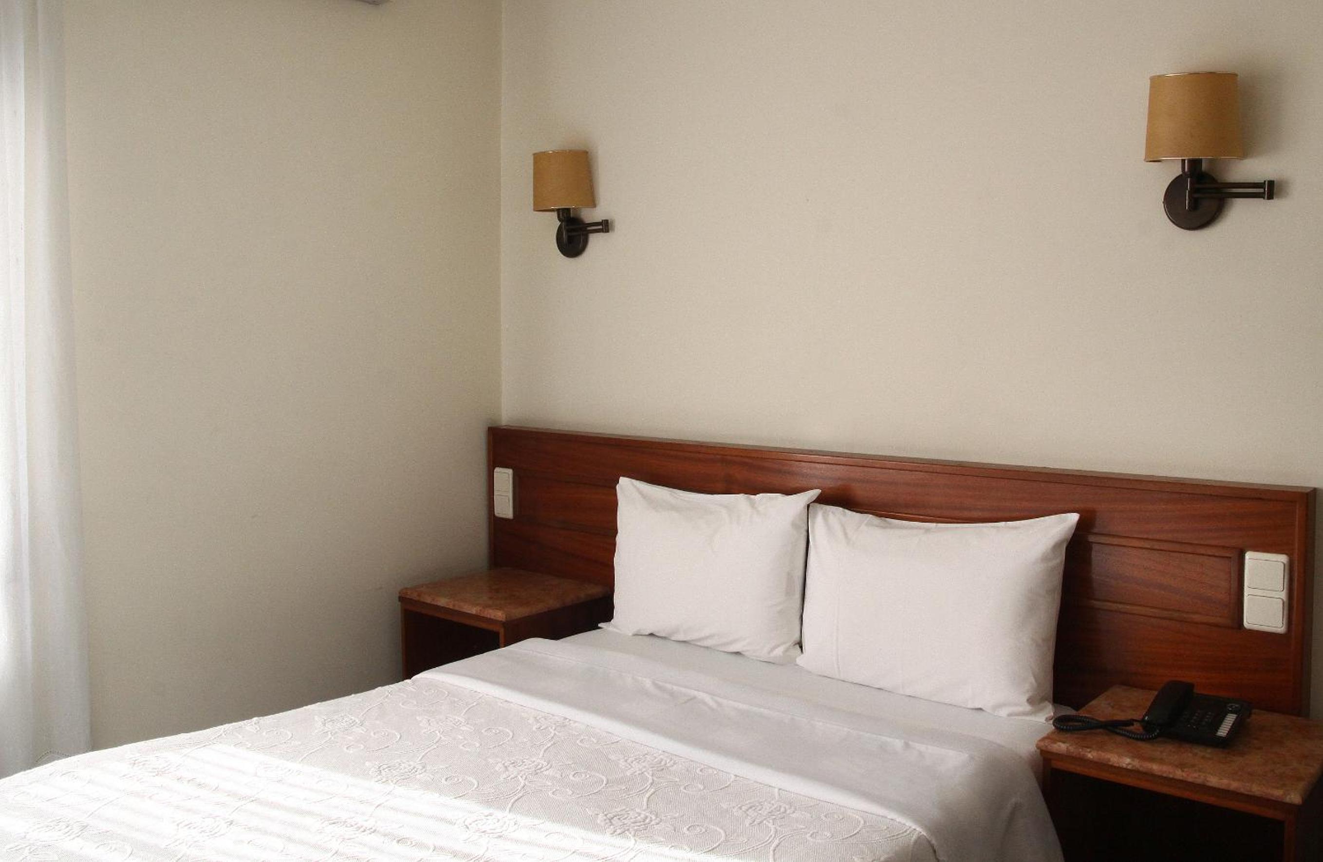 Double Room - Photo 7