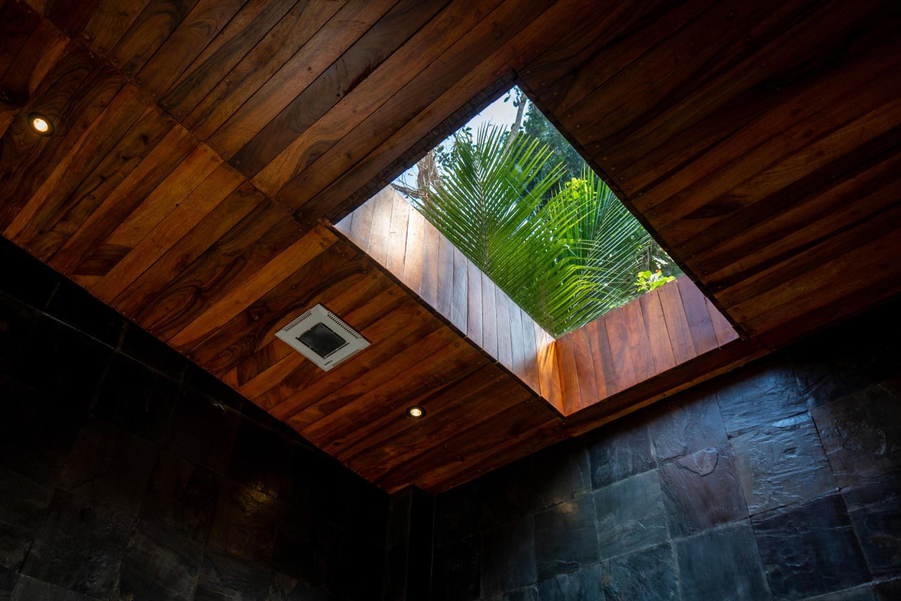 Villa - Photo 2