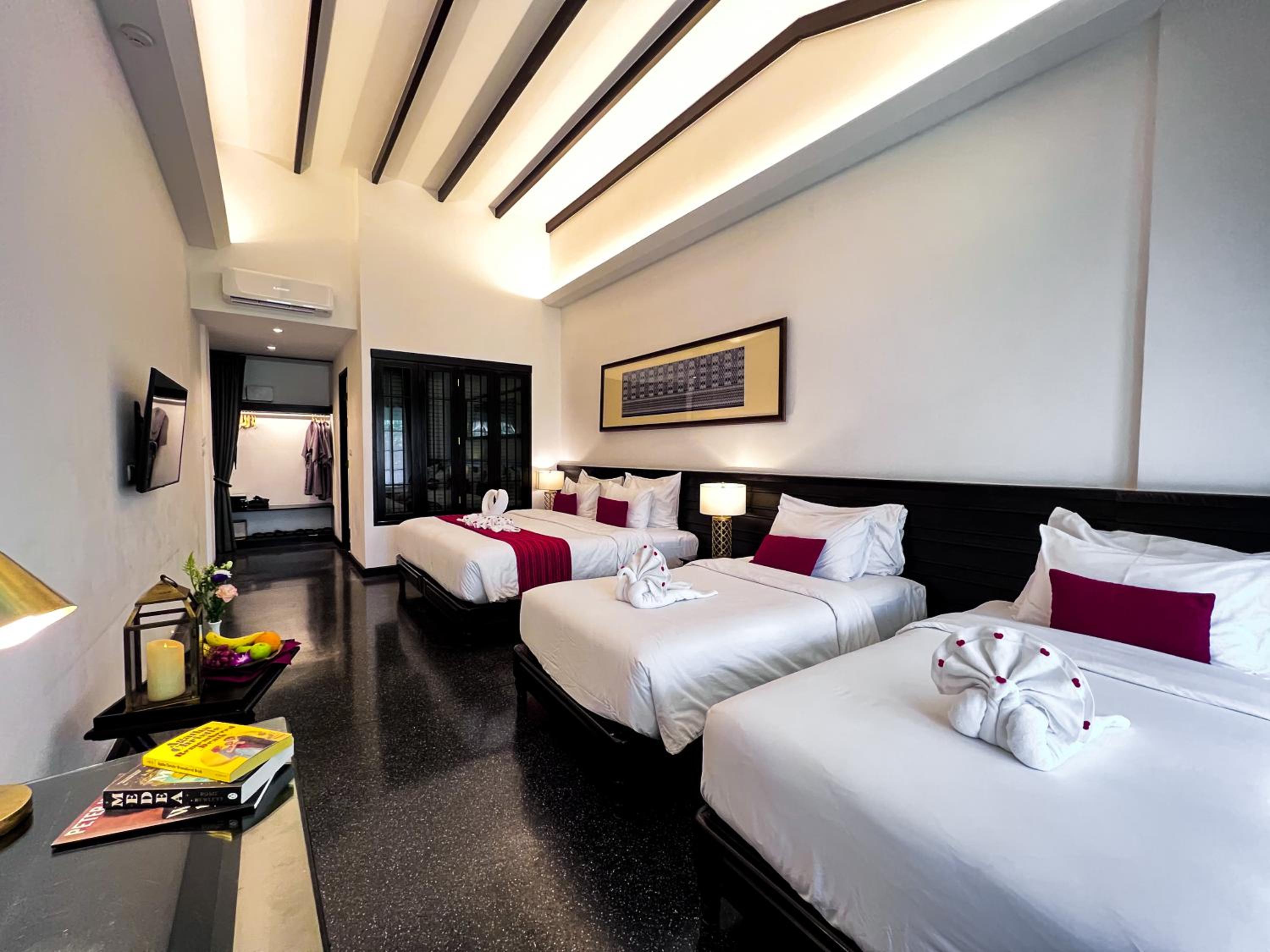 Deluxe Family Room