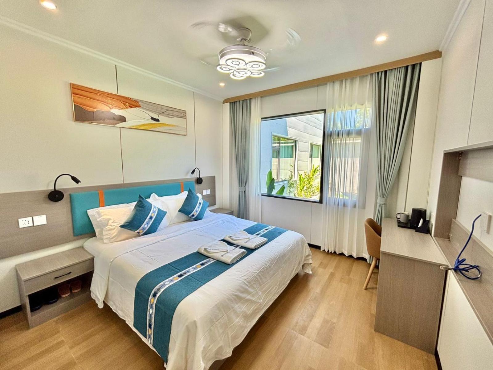 Deluxe King Room photo 3