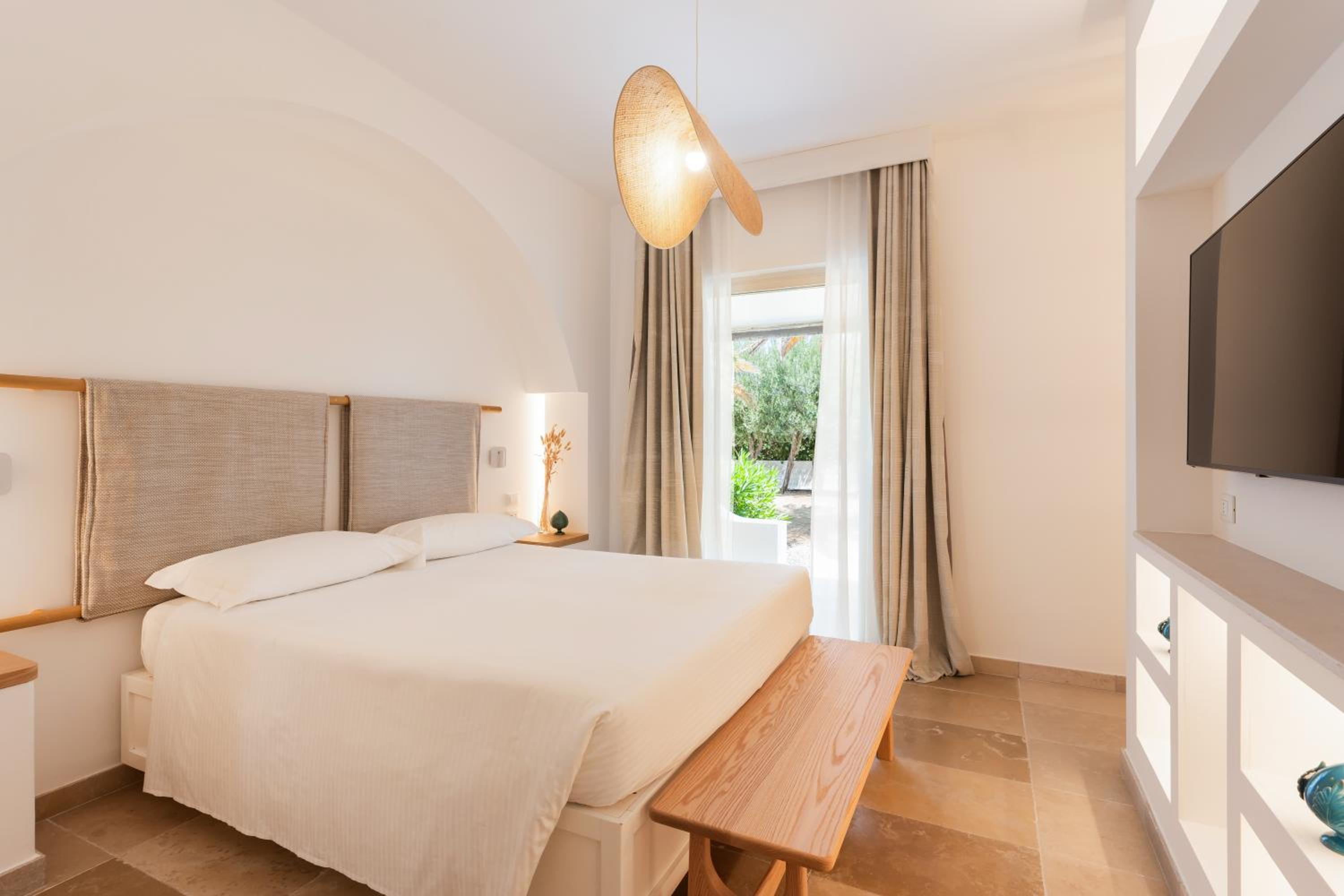Executive Suite - Photo 3