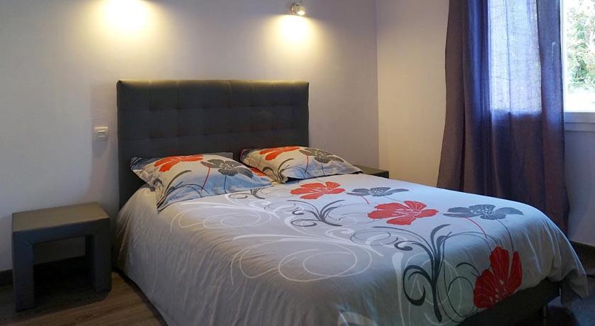 Double Room with Air Conditioning and Garden Views photo 3