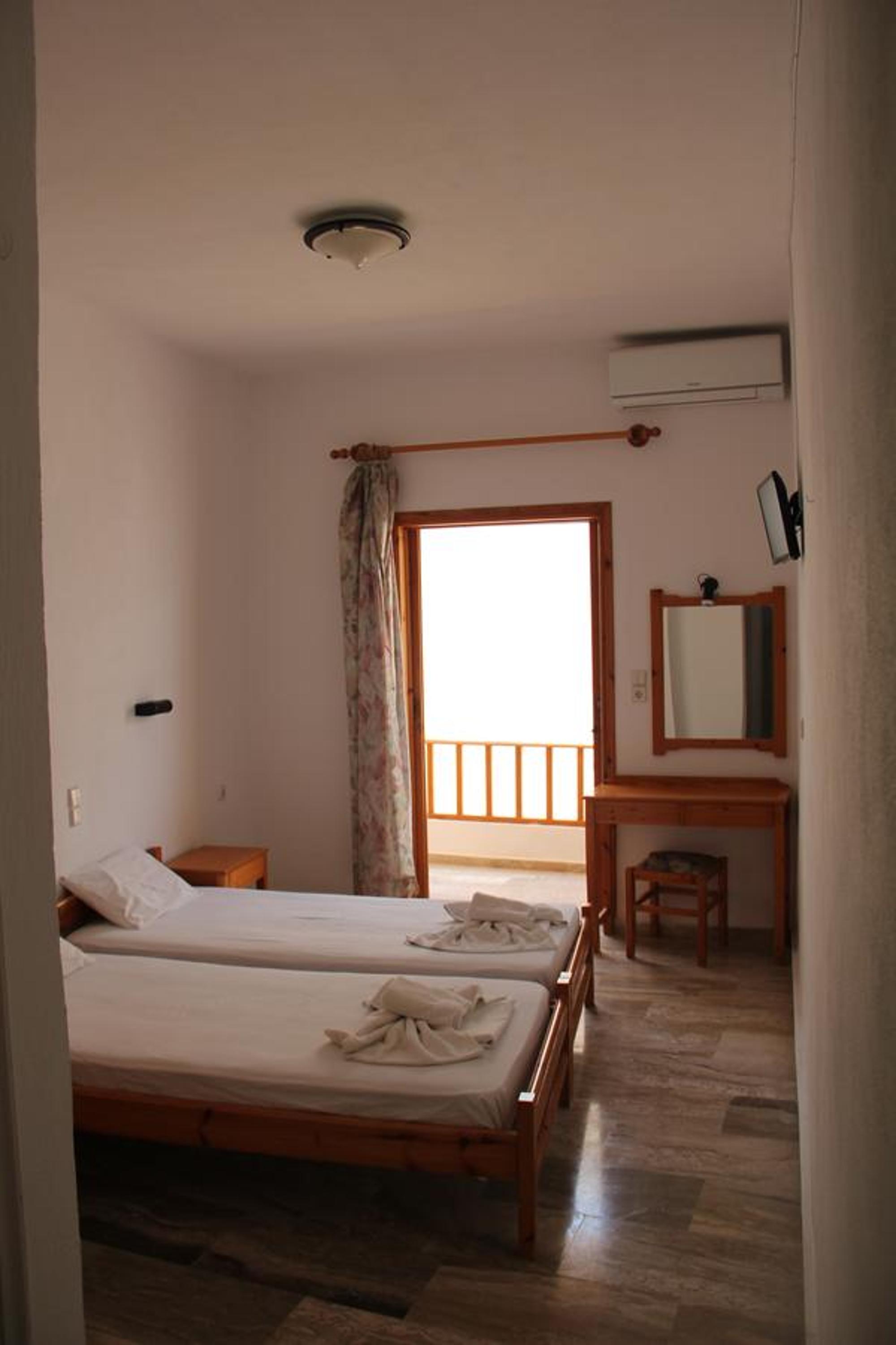 Twin Room with Balcony photo 2