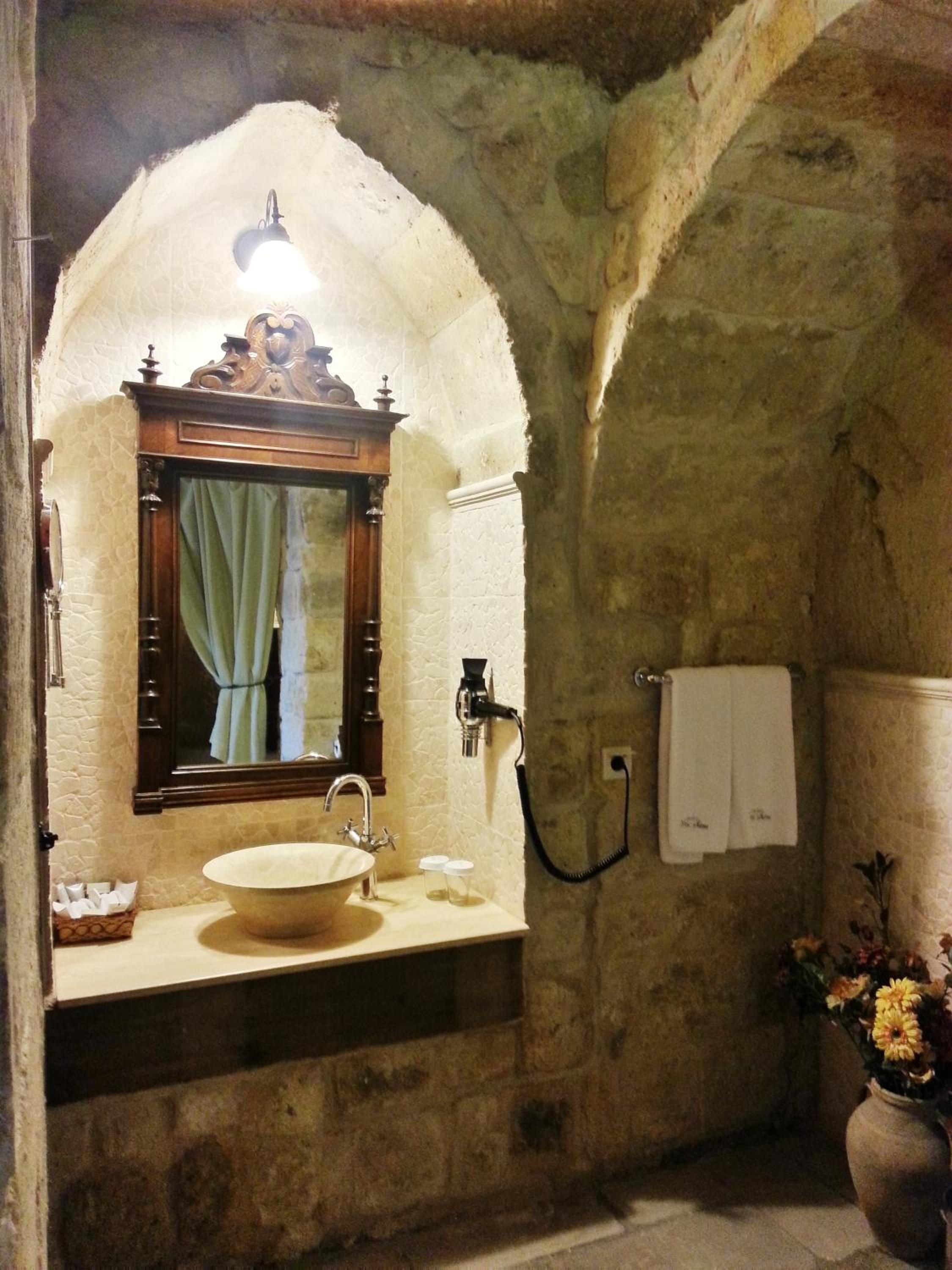 King Cave Suite photo 3