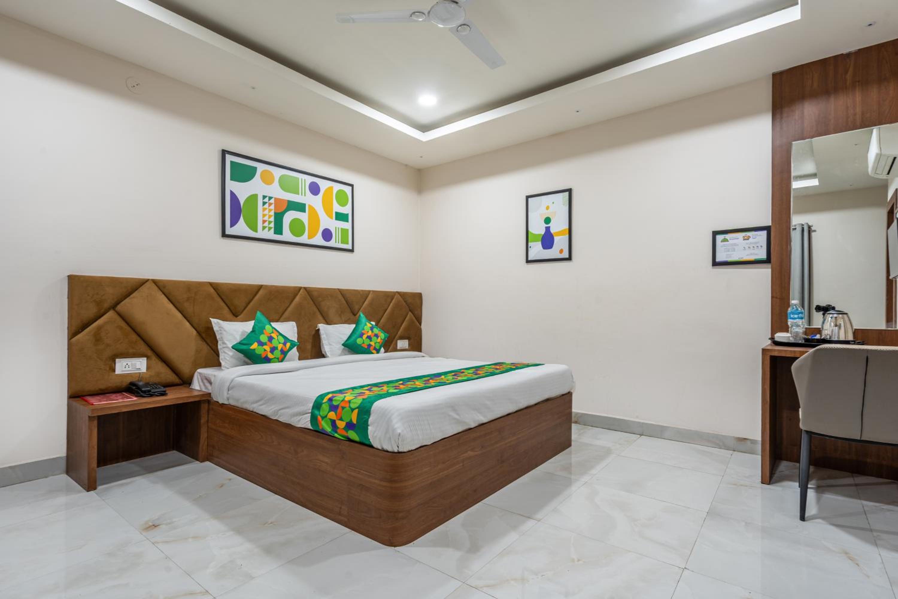 Deluxe Family Room