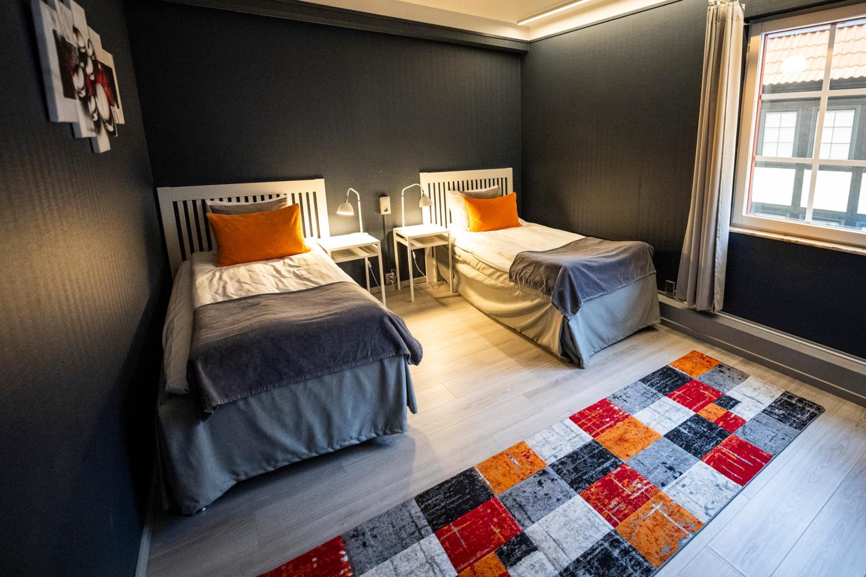 Twin Room with Garden View - Photo 2