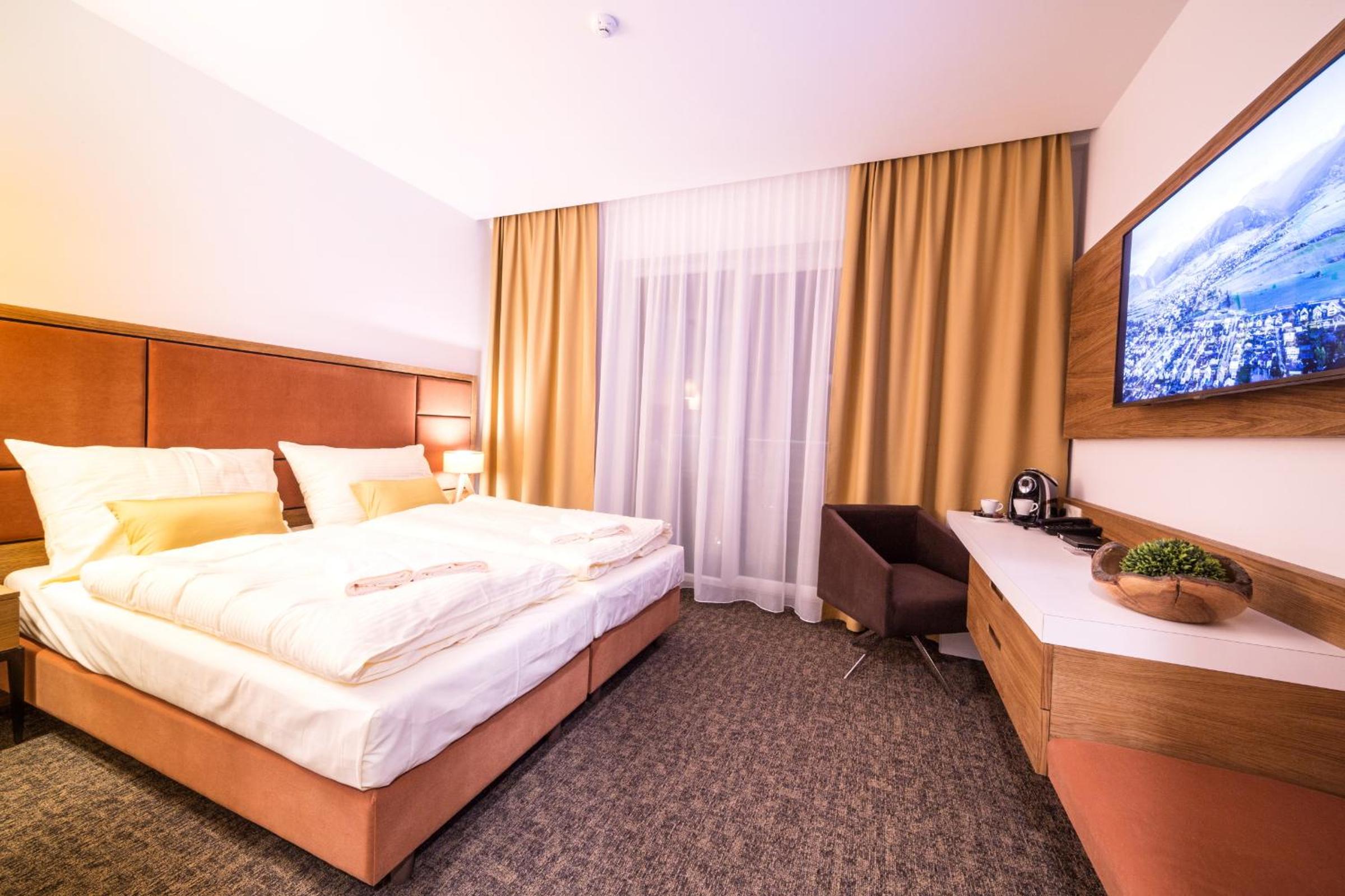 Double or Twin Room - Photo 3