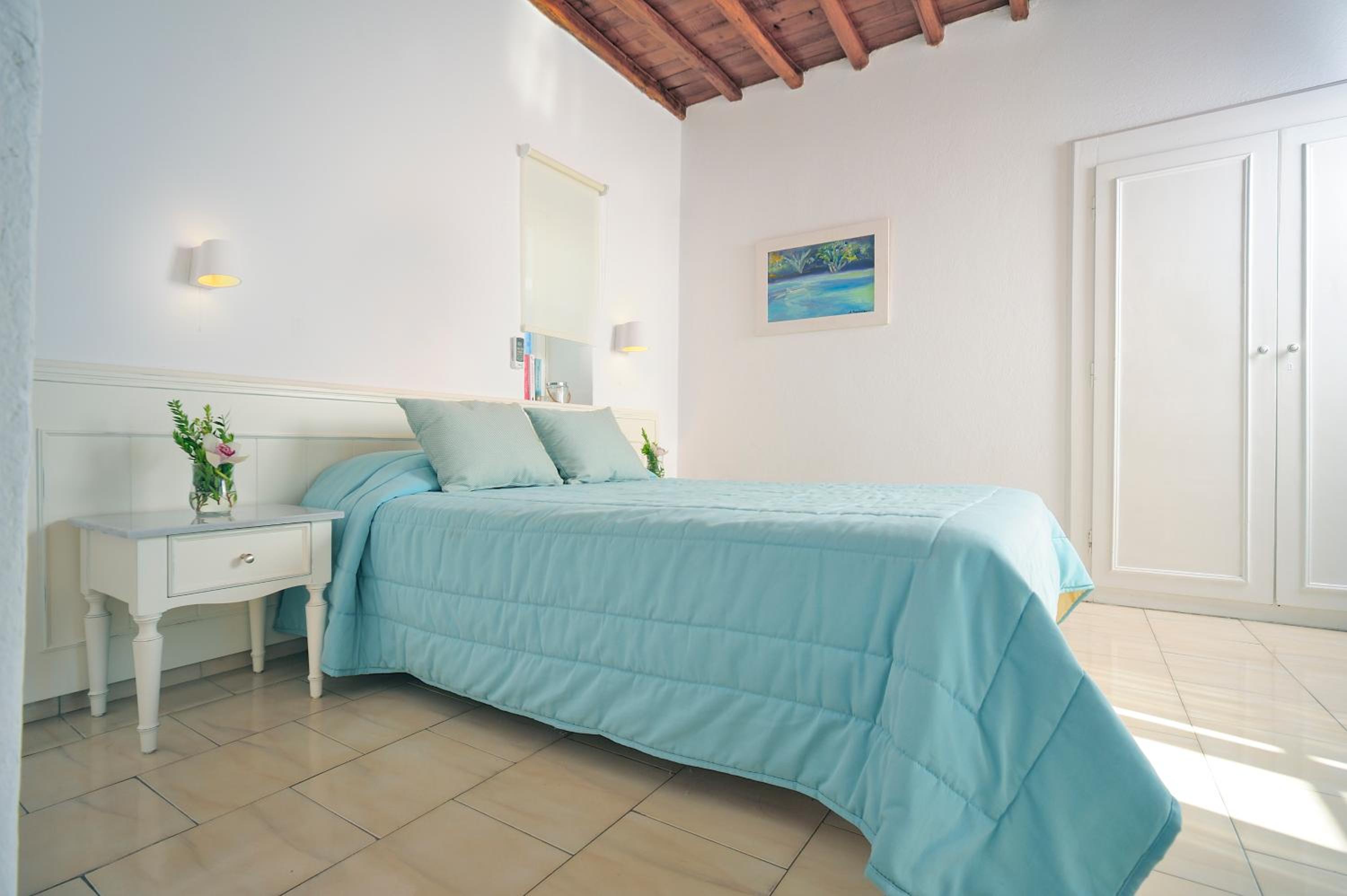 Double or Twin Room with Sea View photo 2