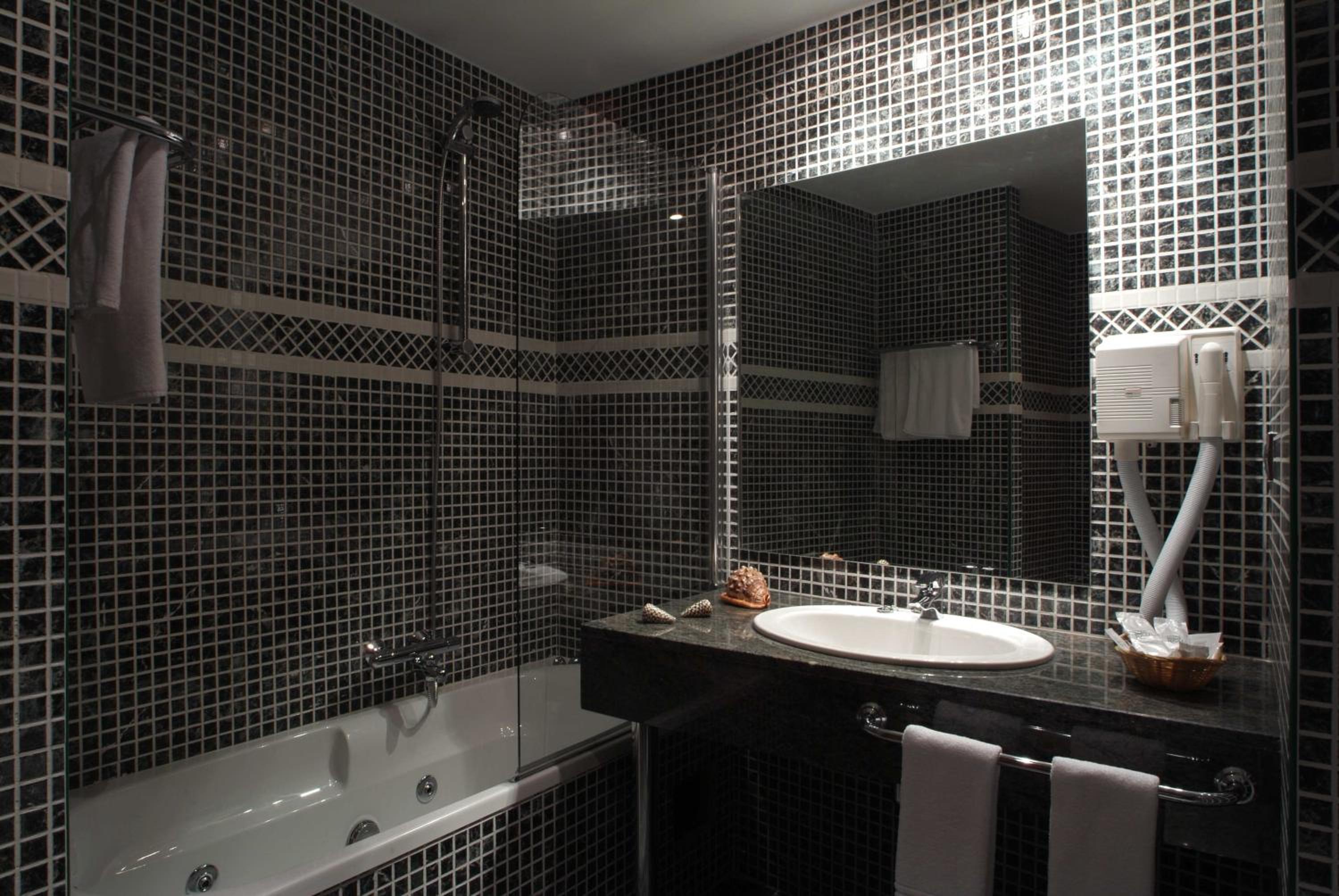 Twin Room - Photo 4