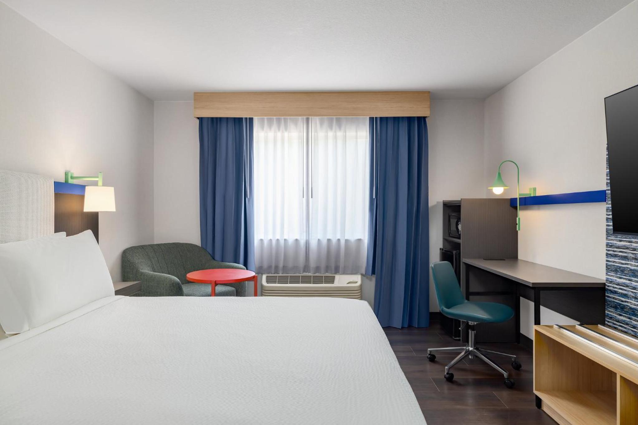 Standard King Room photo 2