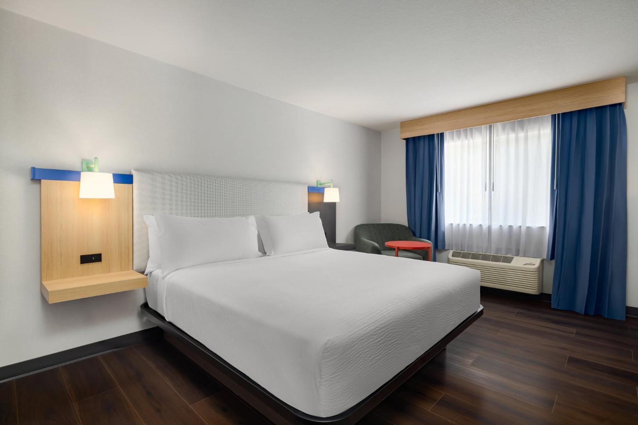 King Room - Hearing Accessible photo 3
