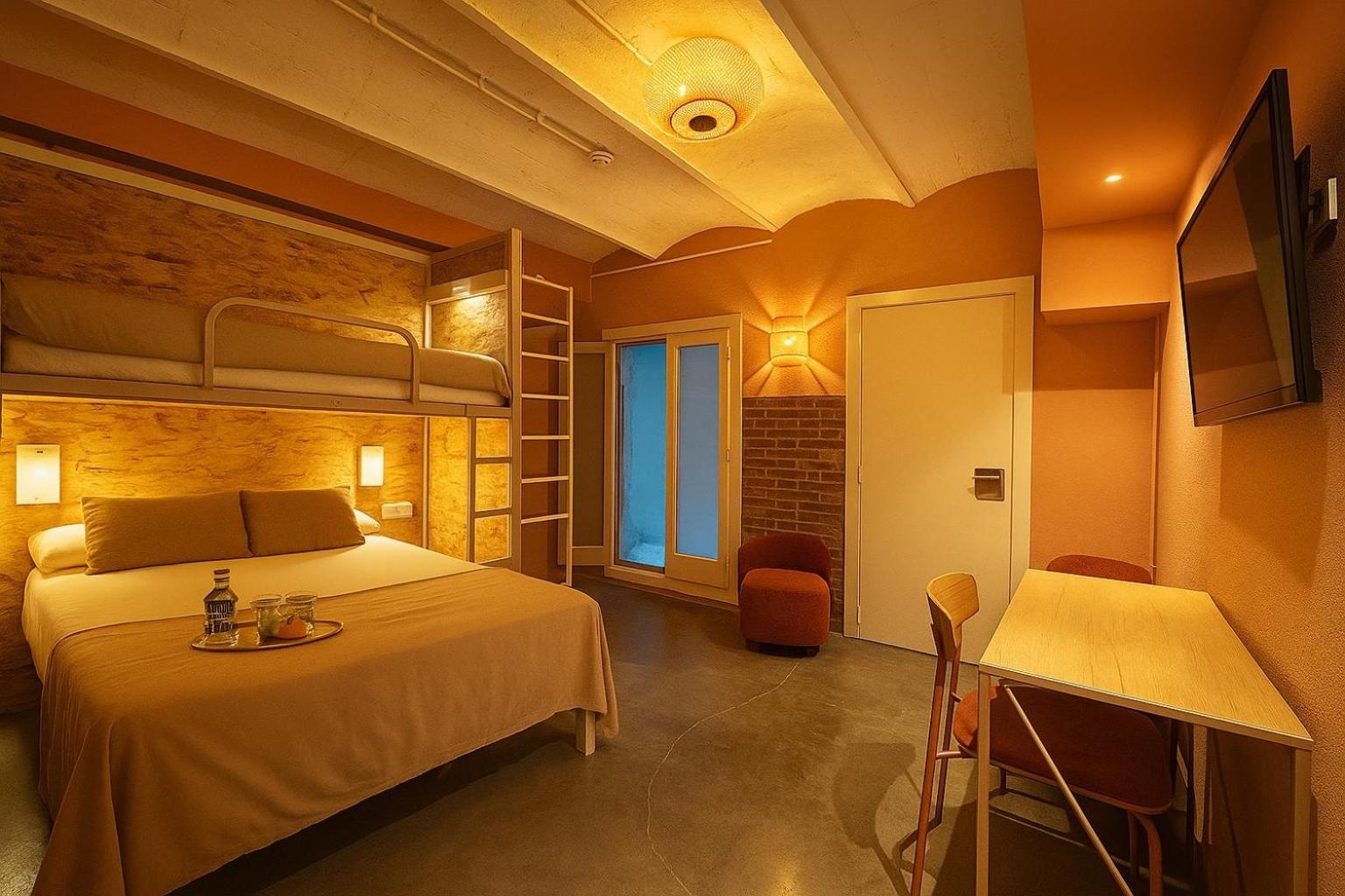 Triple Room with Private Bathroom photo 2