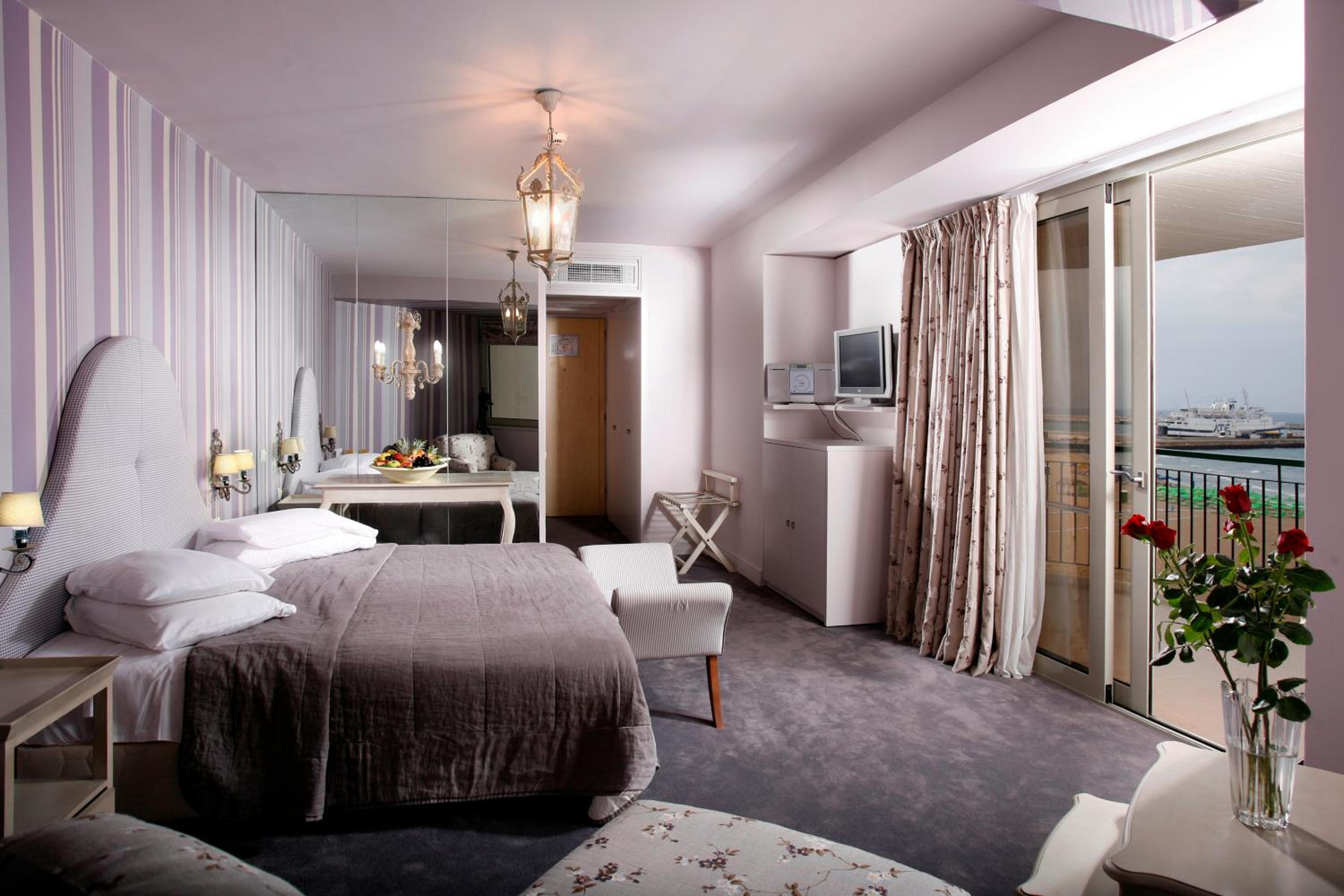 Mythica Deluxe Room, Sea Front - Photo 2