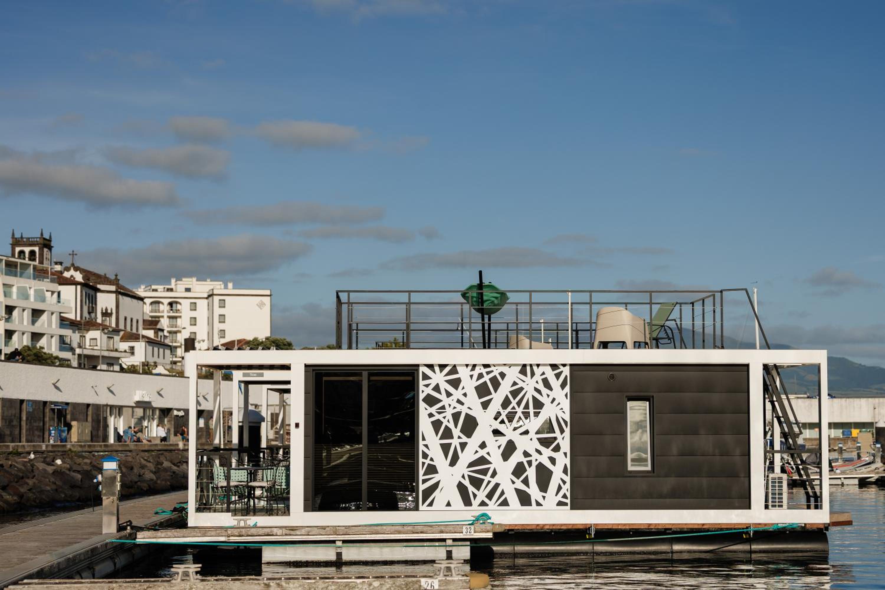 One Cabin Boat - Photo 27