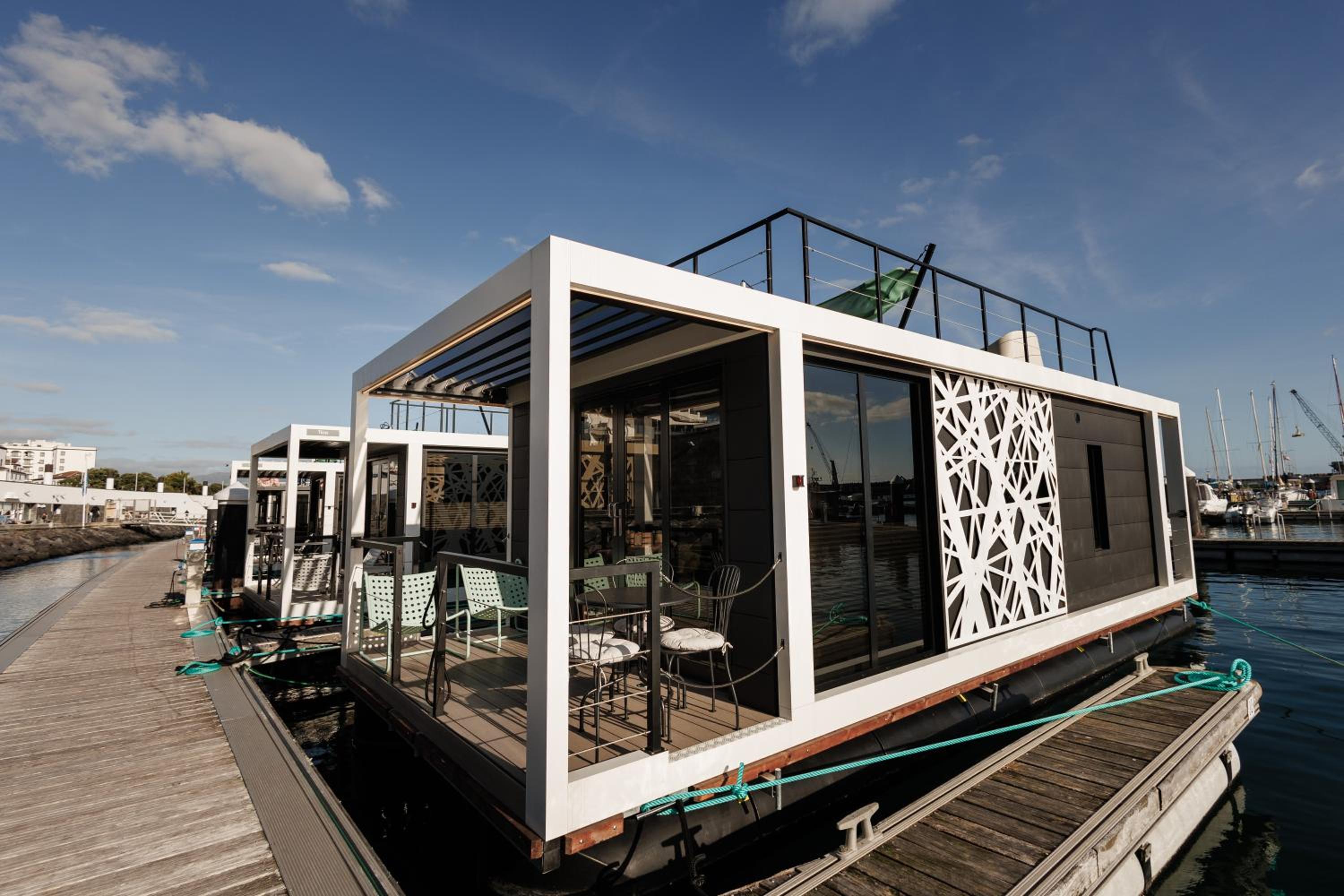 One Cabin Boat - Photo 25